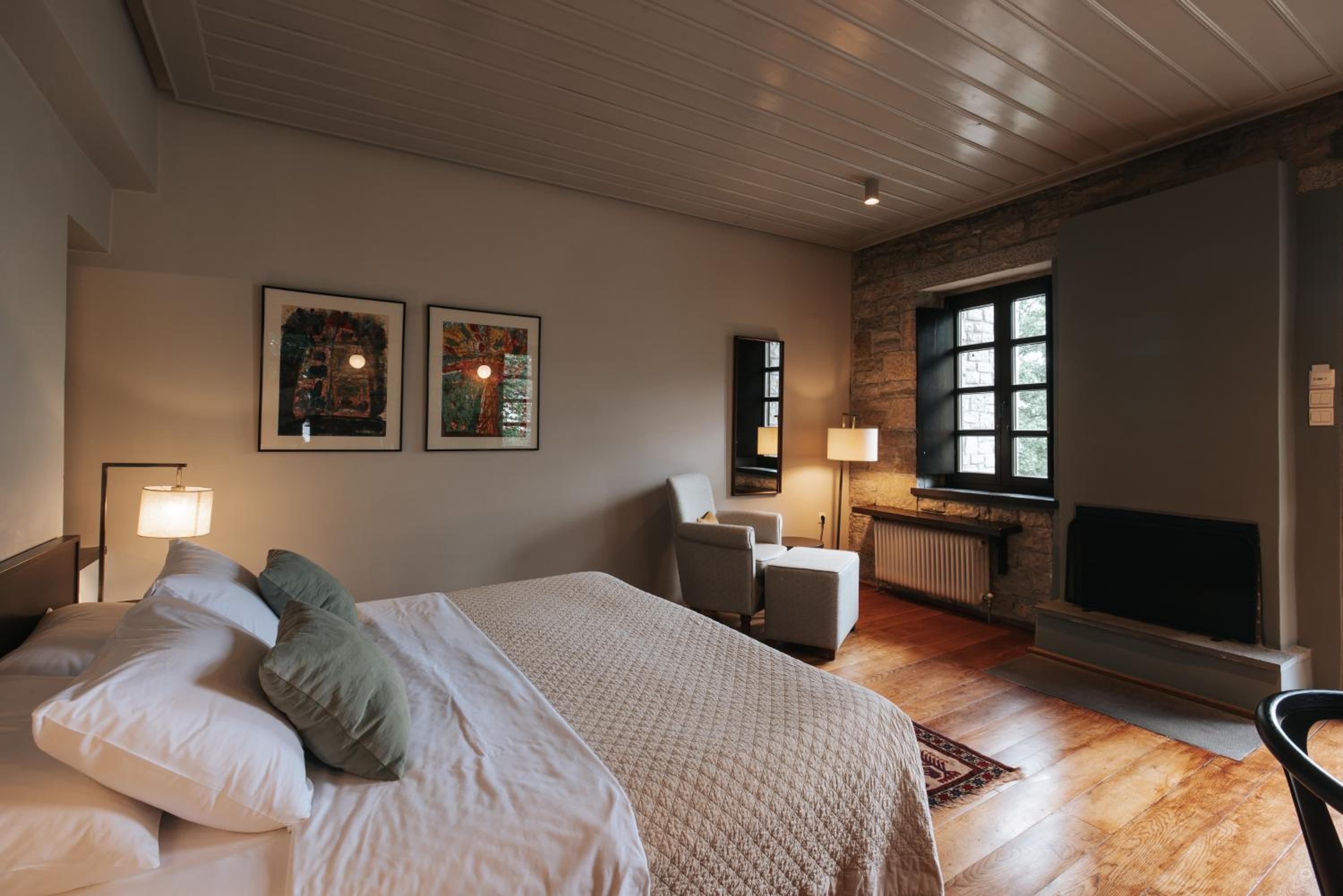 Superior Double or Twin Room with Mountain View