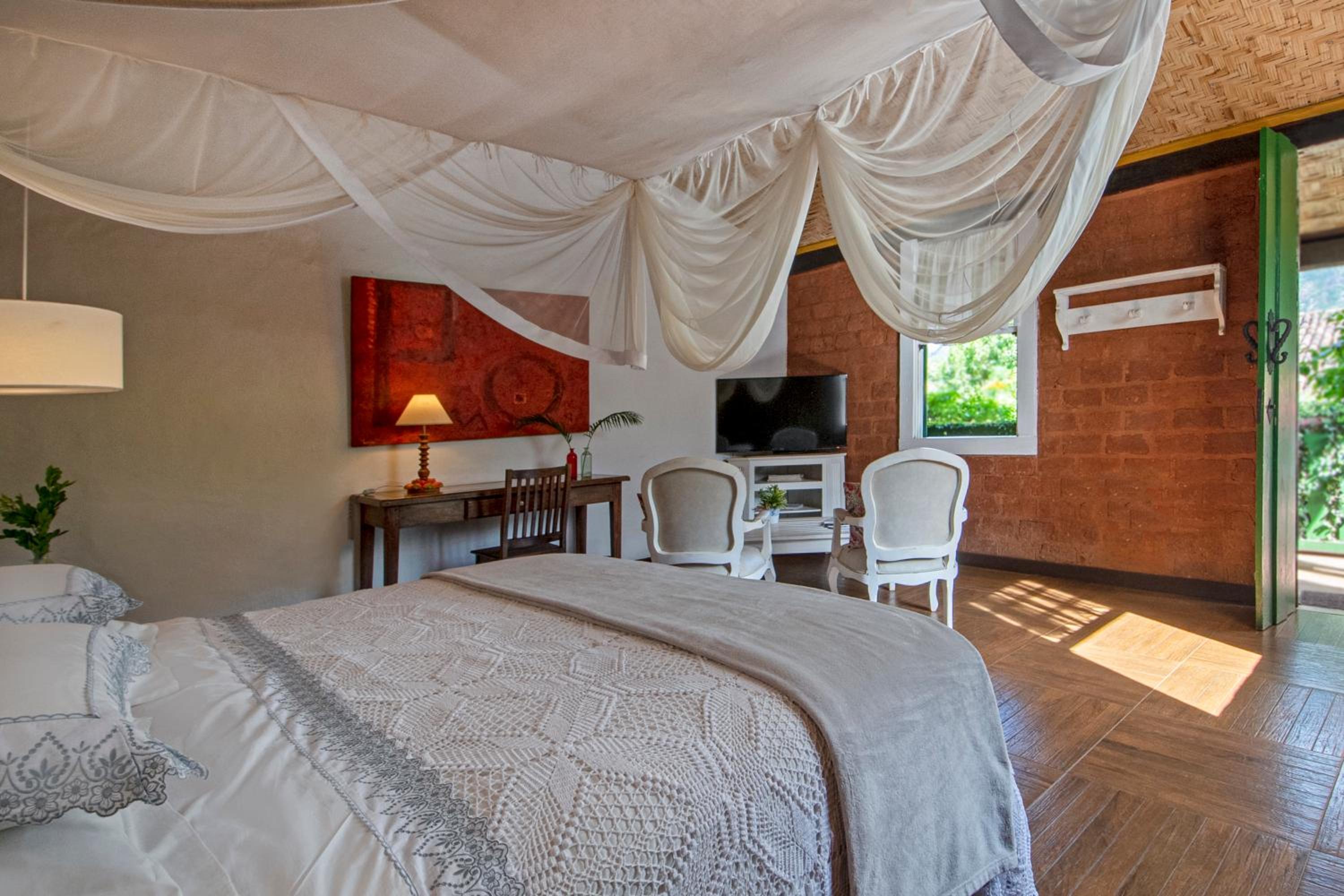 Deluxe Double Room with Balcony photo 1