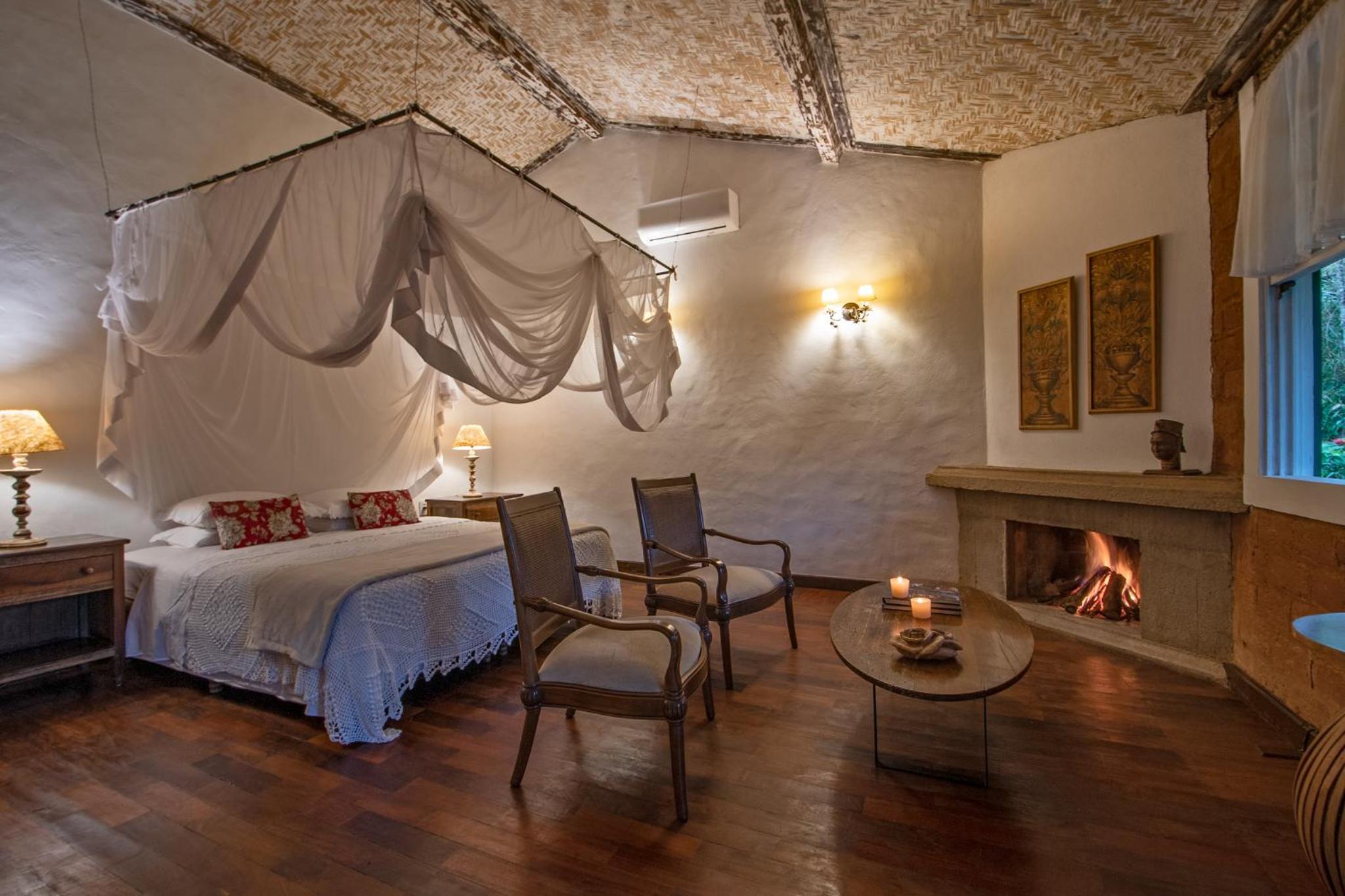 Deluxe Double Room with Balcony photo 3