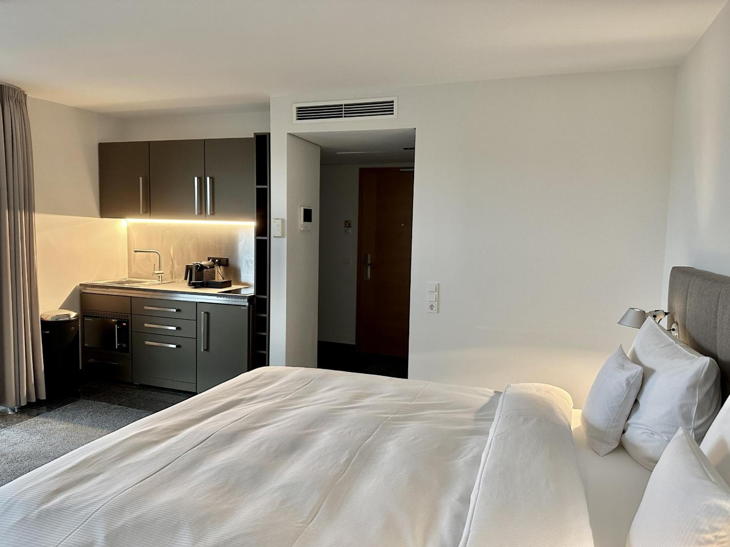 Classic Triple Room - Photo 24