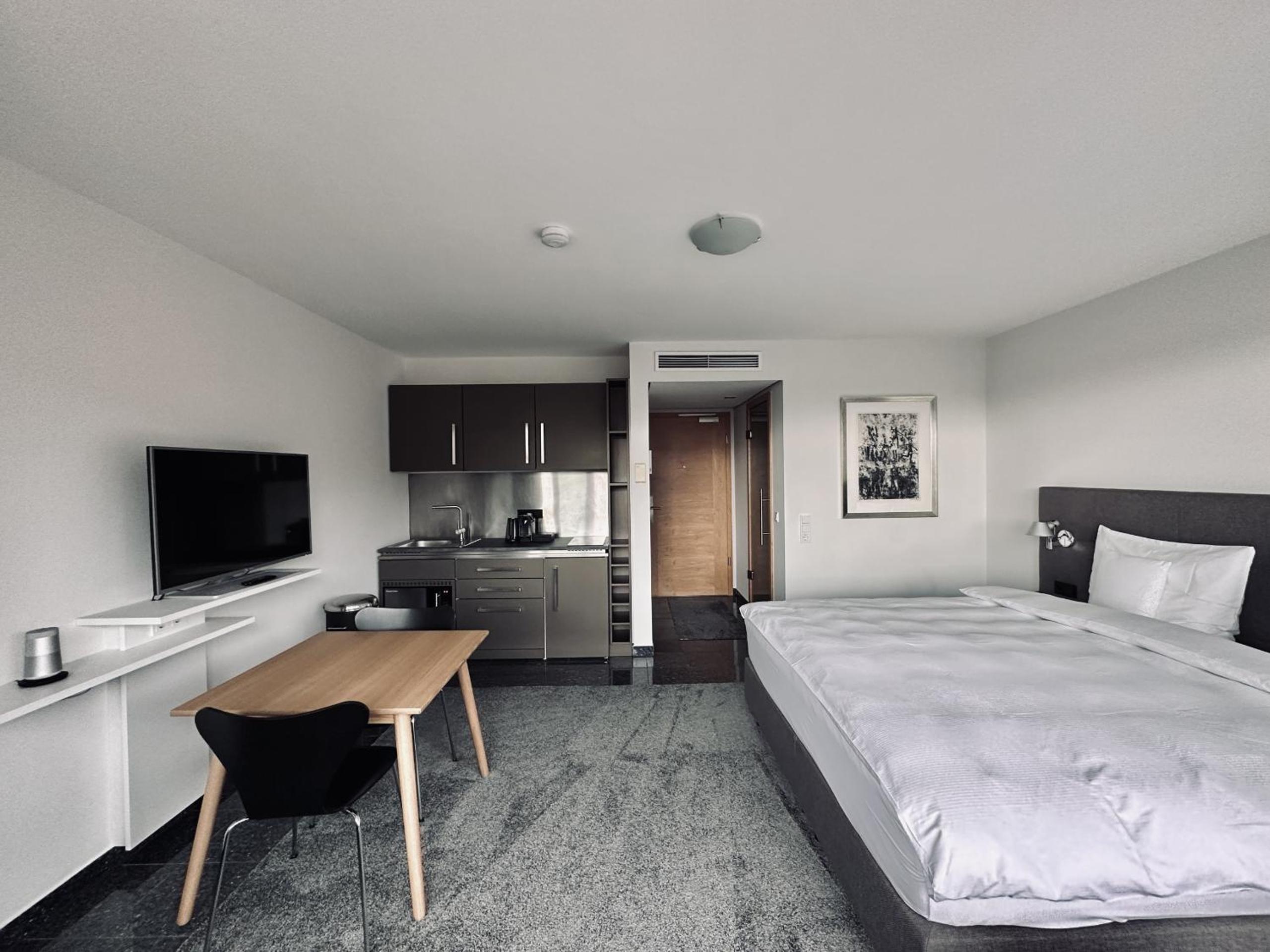 Classic Triple Room - Photo 25