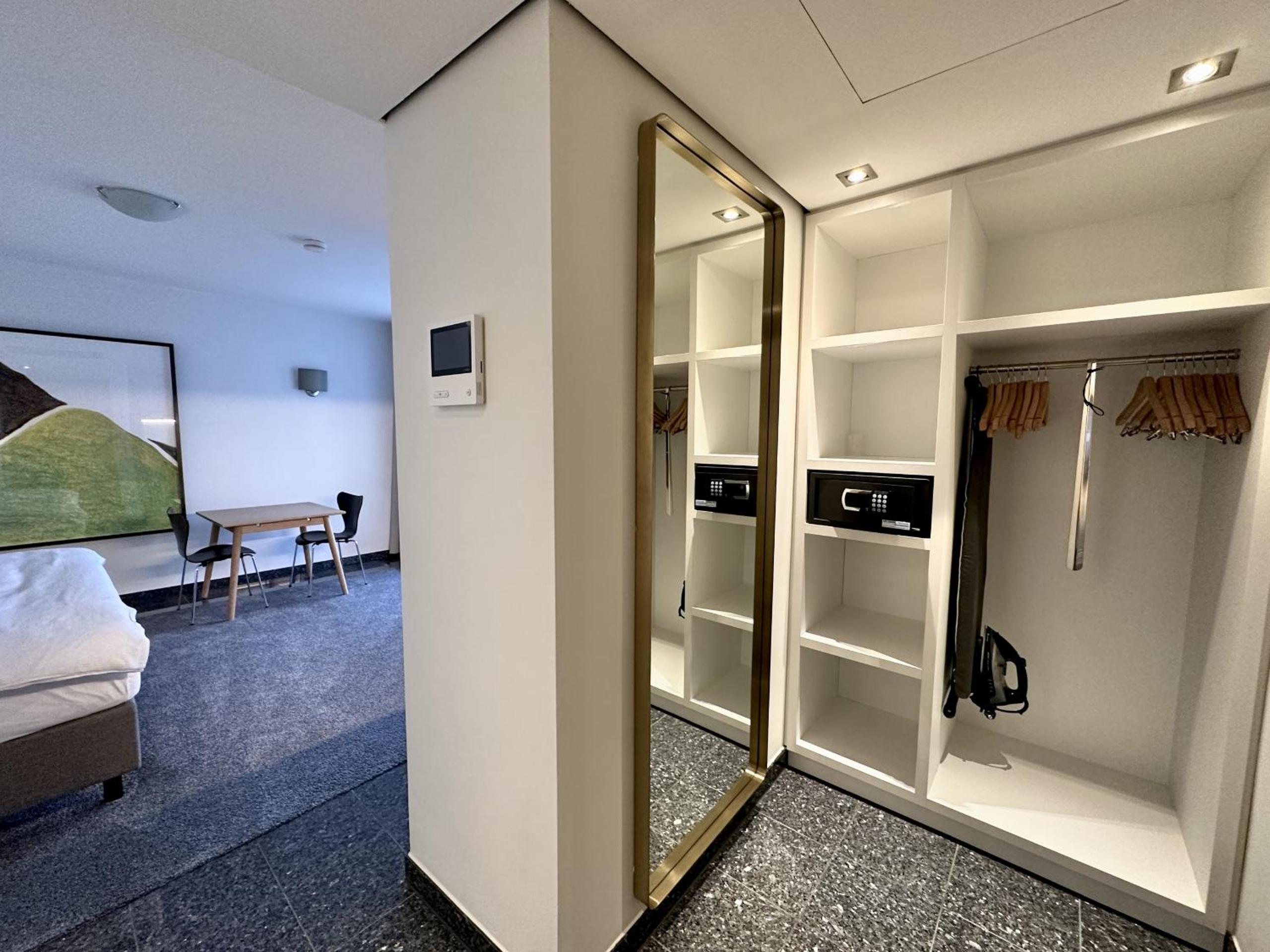 Classic Triple Room - Photo 17
