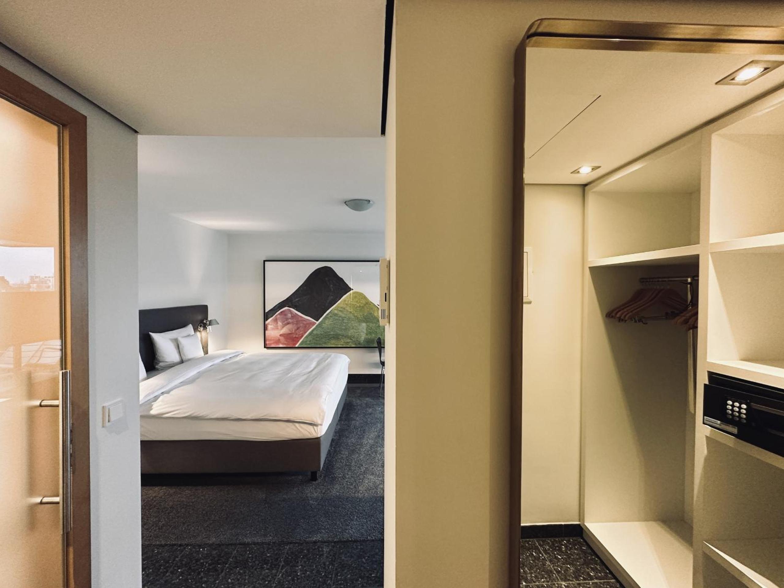 Classic Triple Room - Photo 12