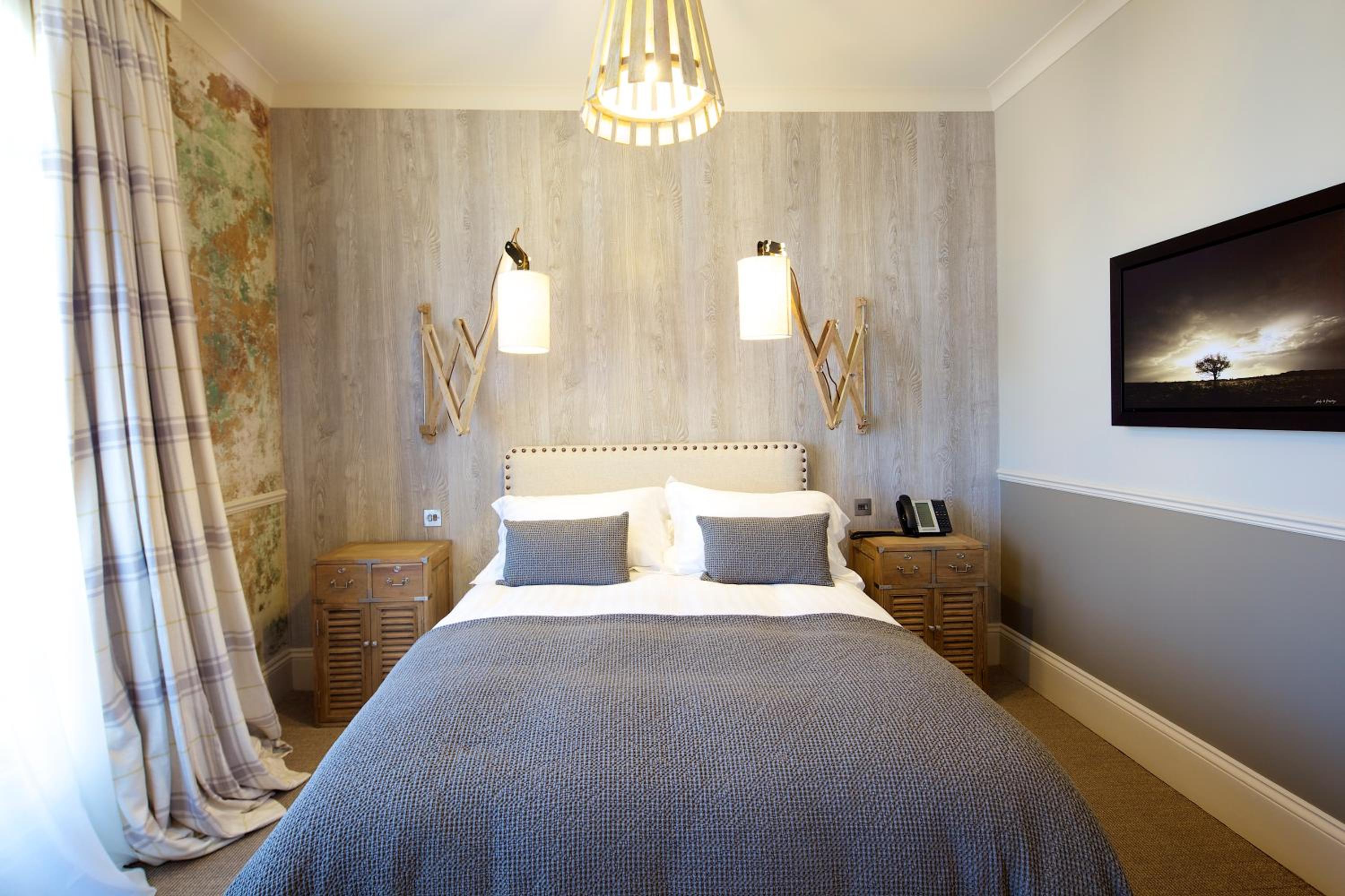 Deluxe King Room photo 2