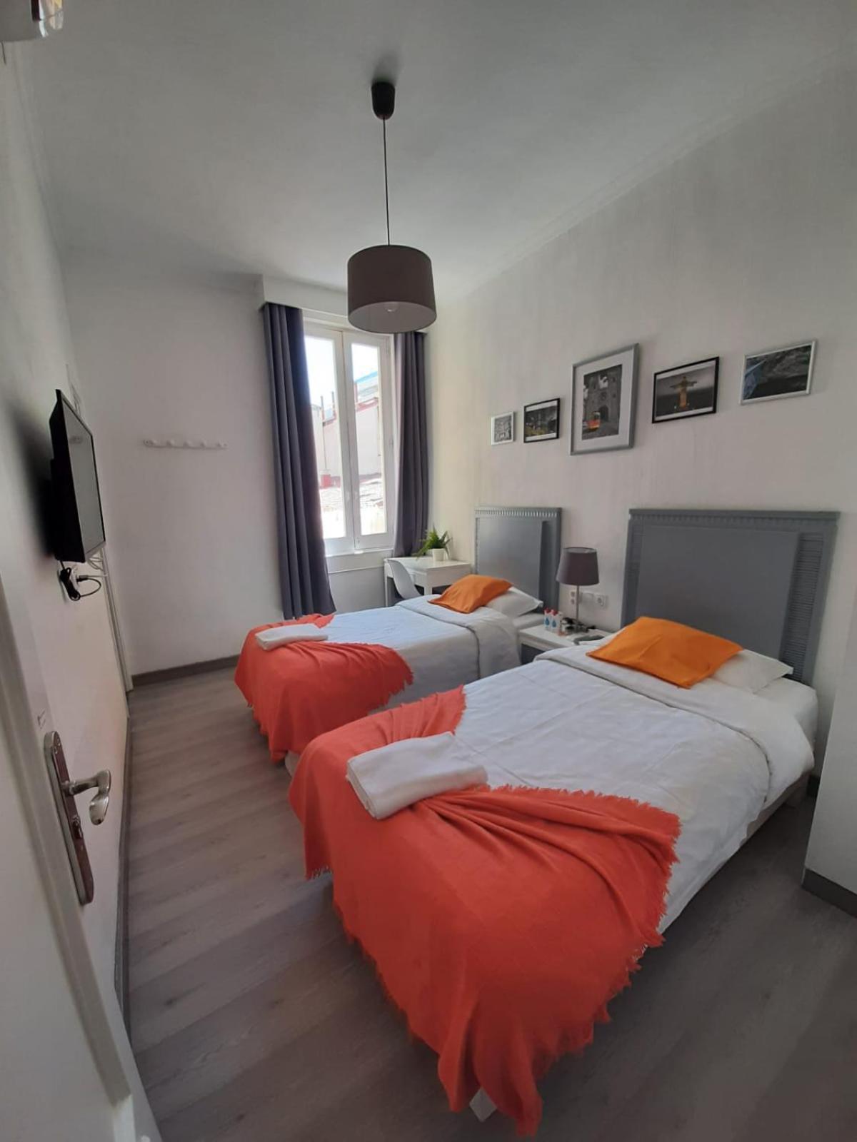 Double or Twin Room photo 2