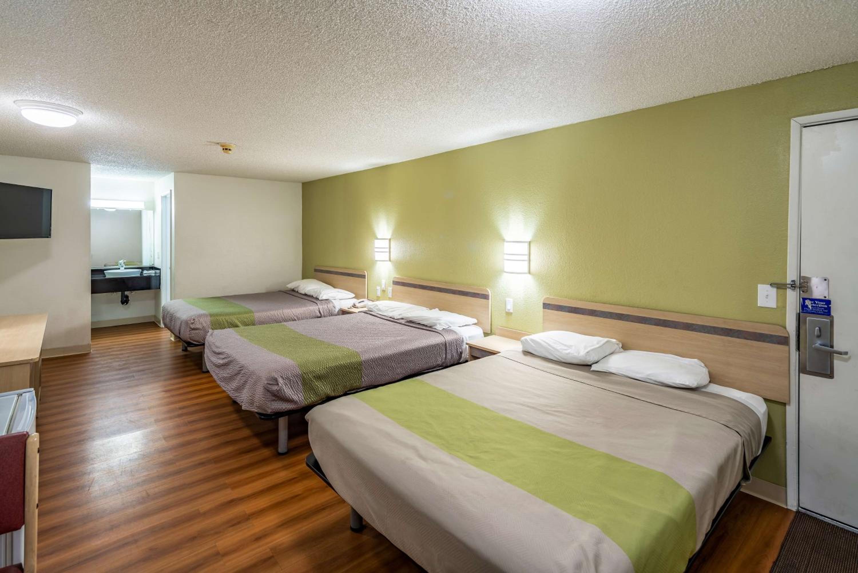 Queen Room with Two Queen Beds - Disability Access - Roll In Shower - Photo 7