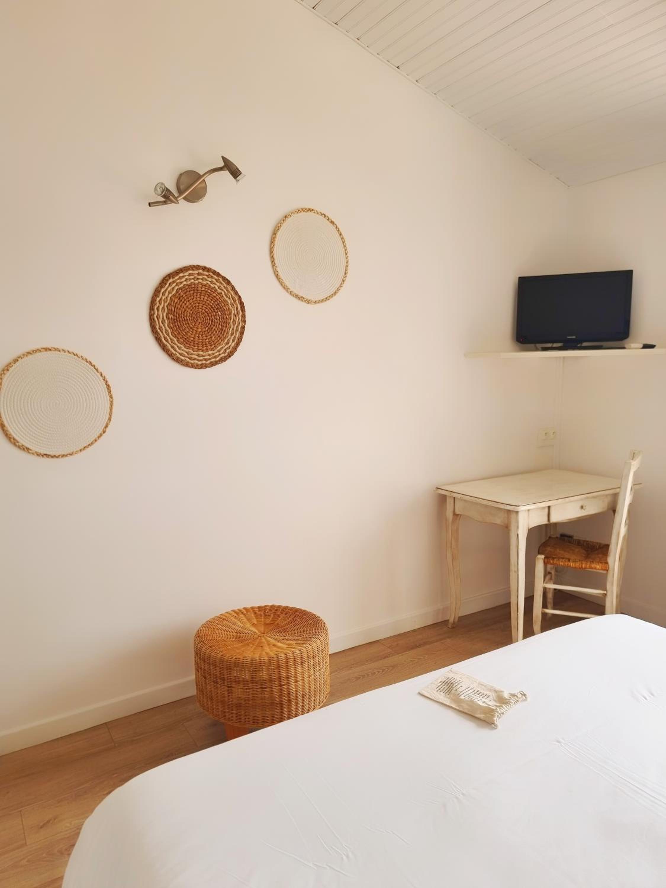 Classic Double Room - Photo 10