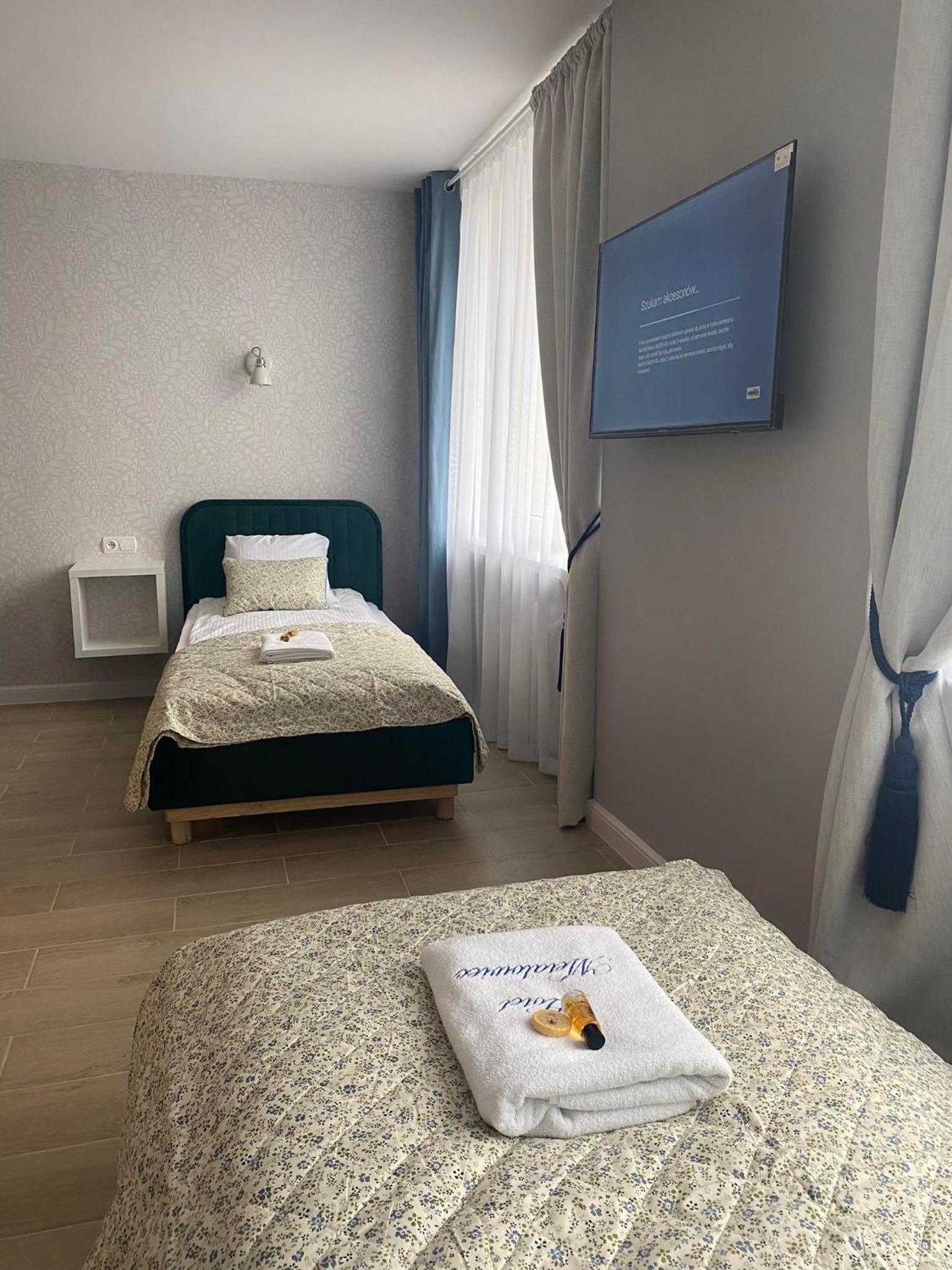 Triple Room with Private Bathroom - Photo 8