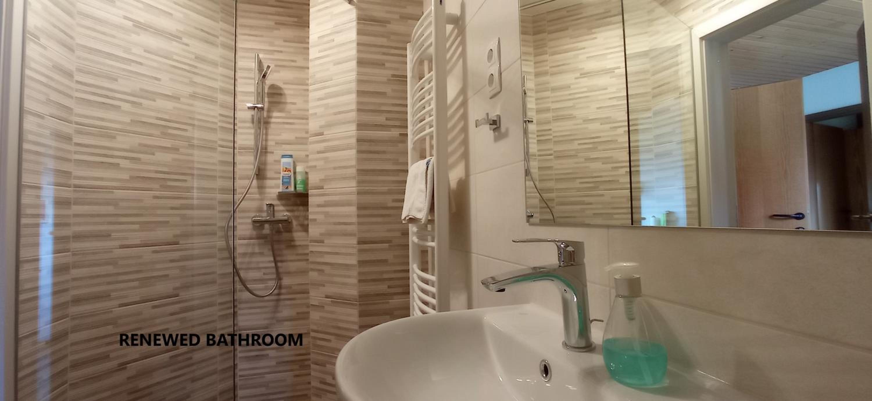 One-Bedroom Apartment with Balcony (2 Adults) photo 2