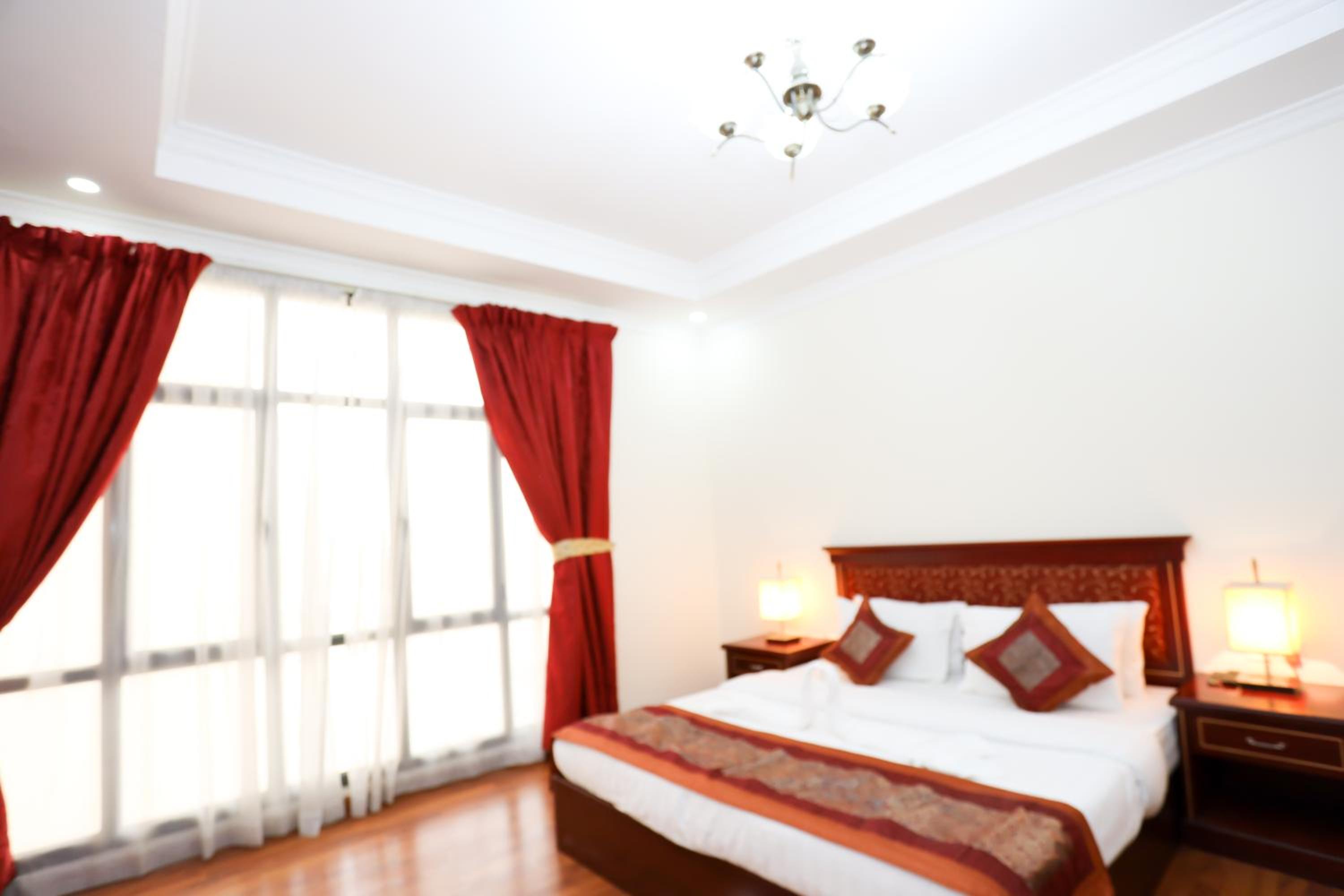 Two-Bedroom Deluxe Apartment with Balcony