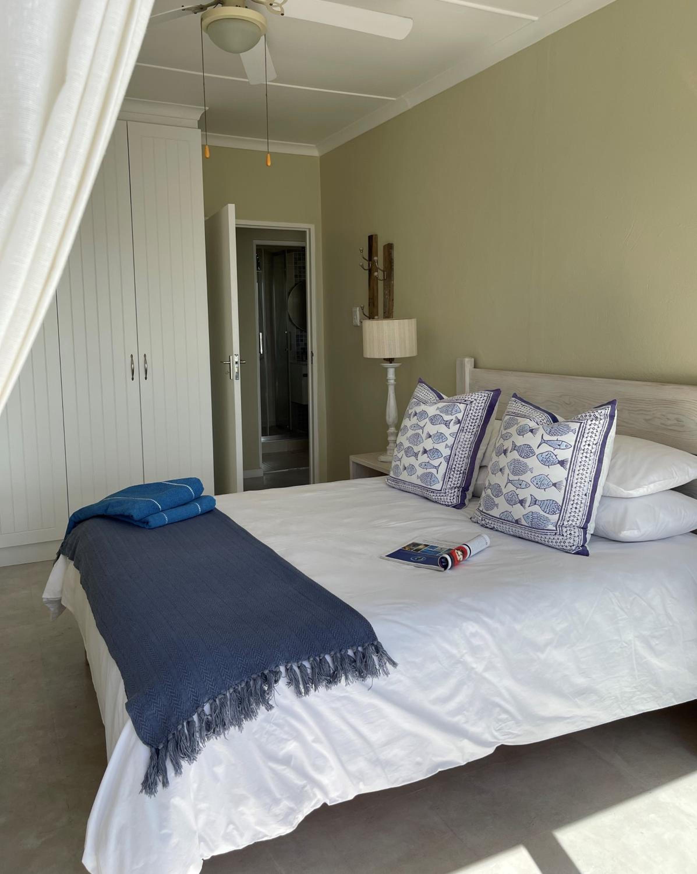 Two-Bedroom Apartment - Photo 16