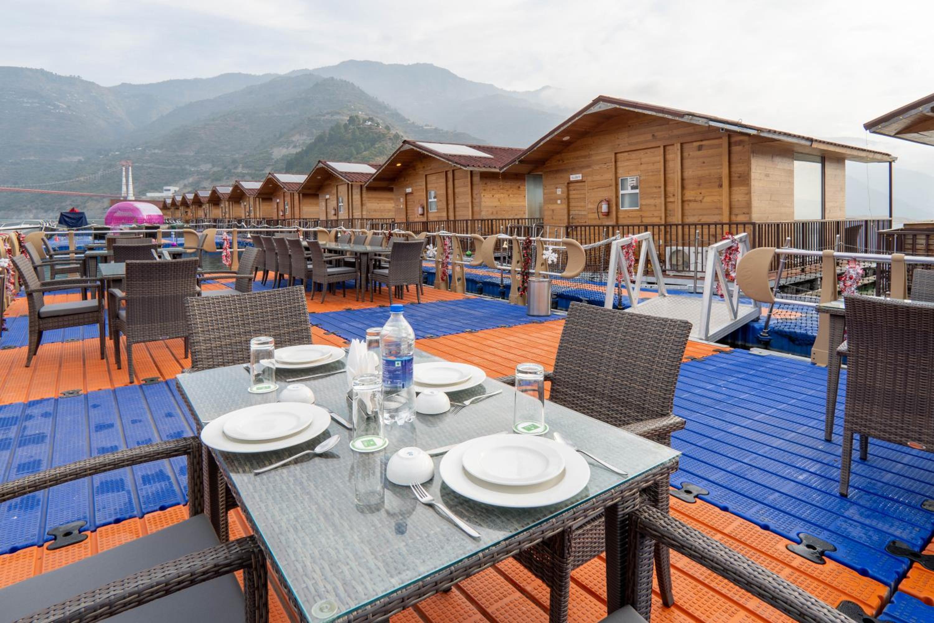Floating Huts (Over the Lake) with Complimentary Two-way Port Transfers   photo 2