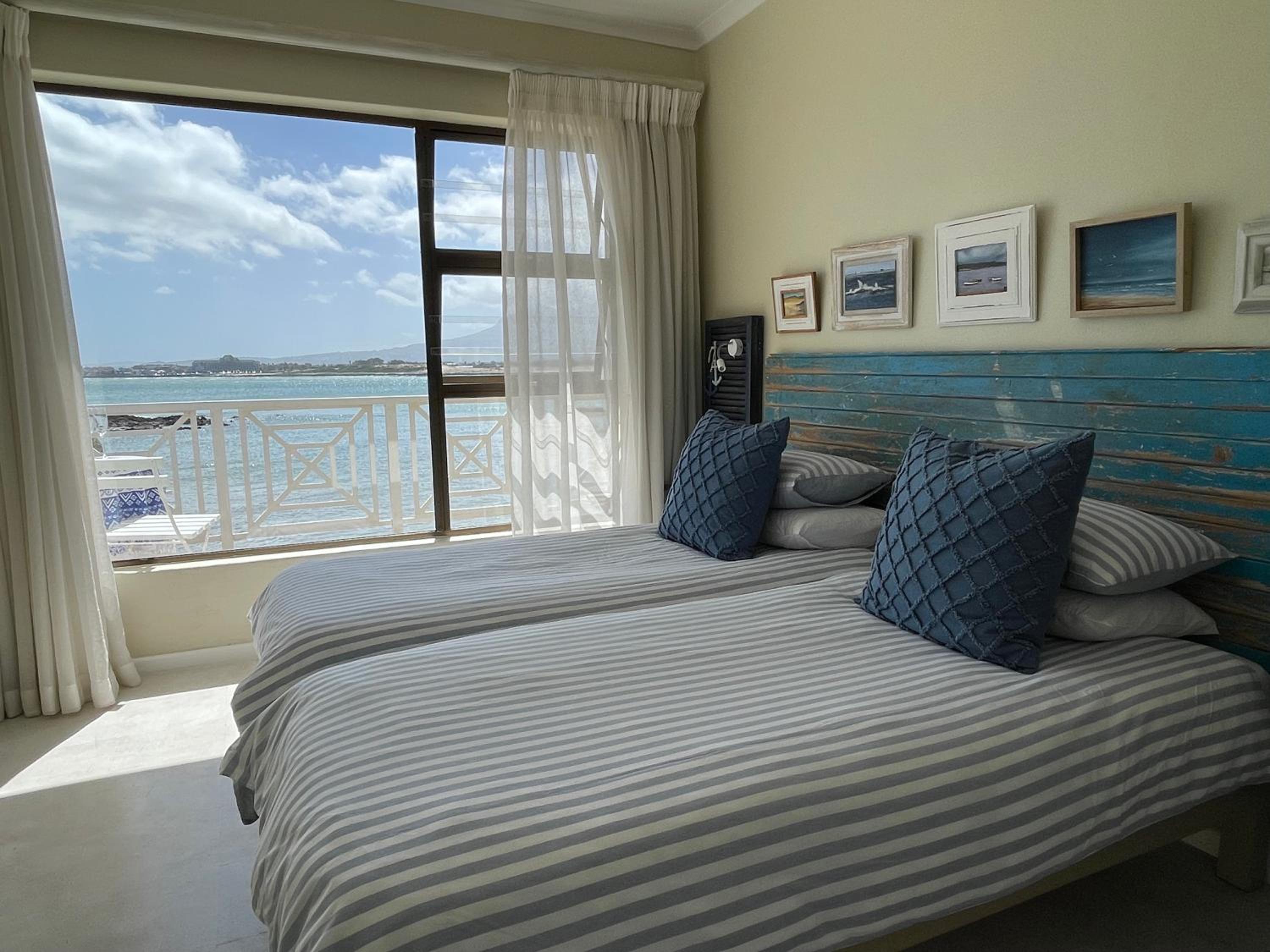 Two-Bedroom Apartment - Photo 10
