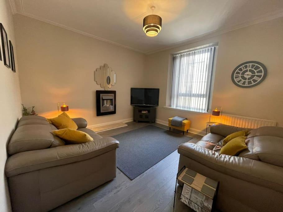 Three-Bedroom Apartment photo 1