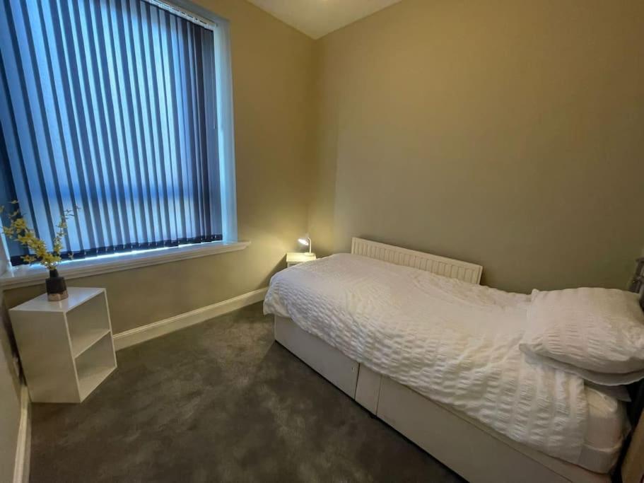 Three-Bedroom Apartment photo 2