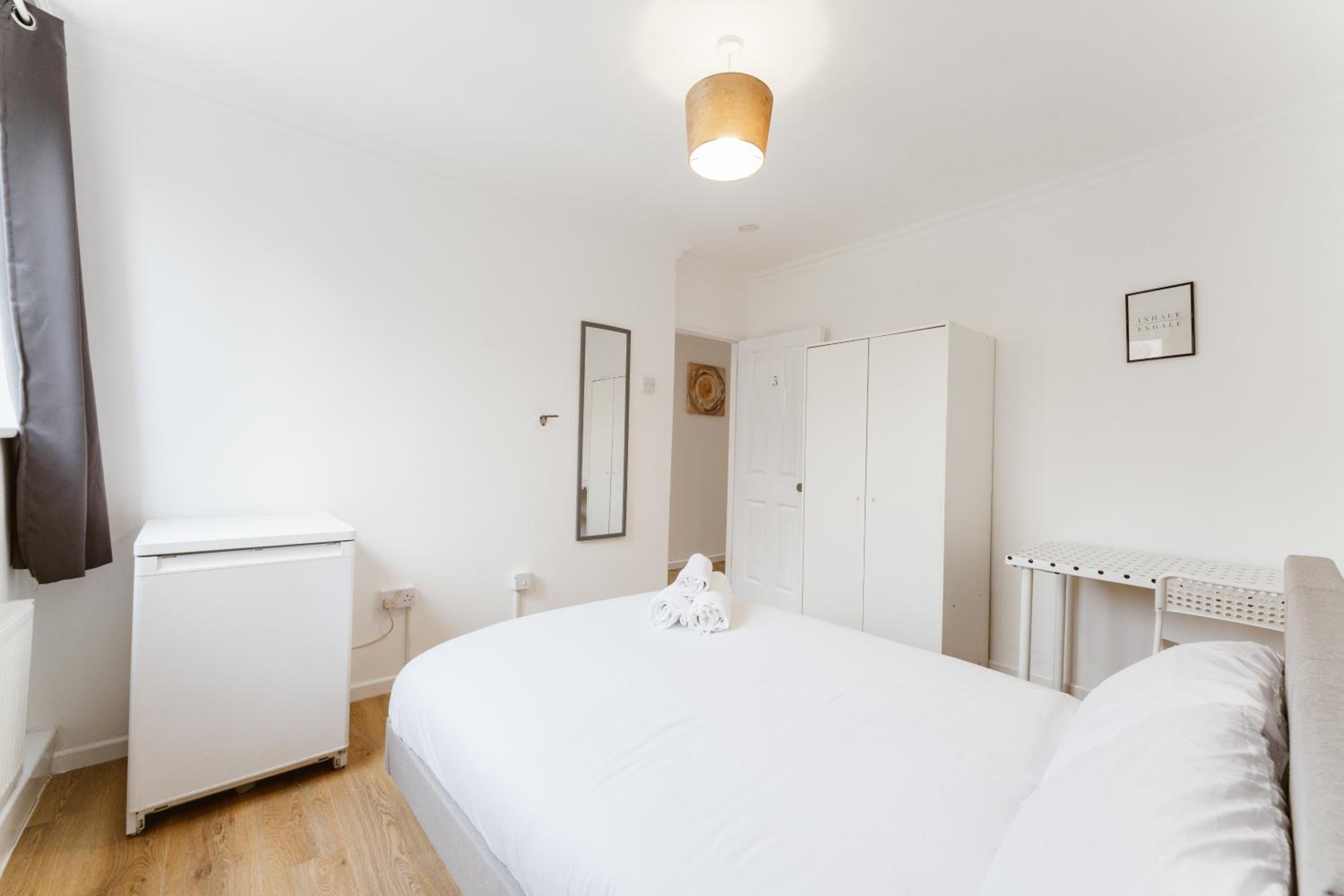 Double Room with Shared Bathroom Room 3 photo 3