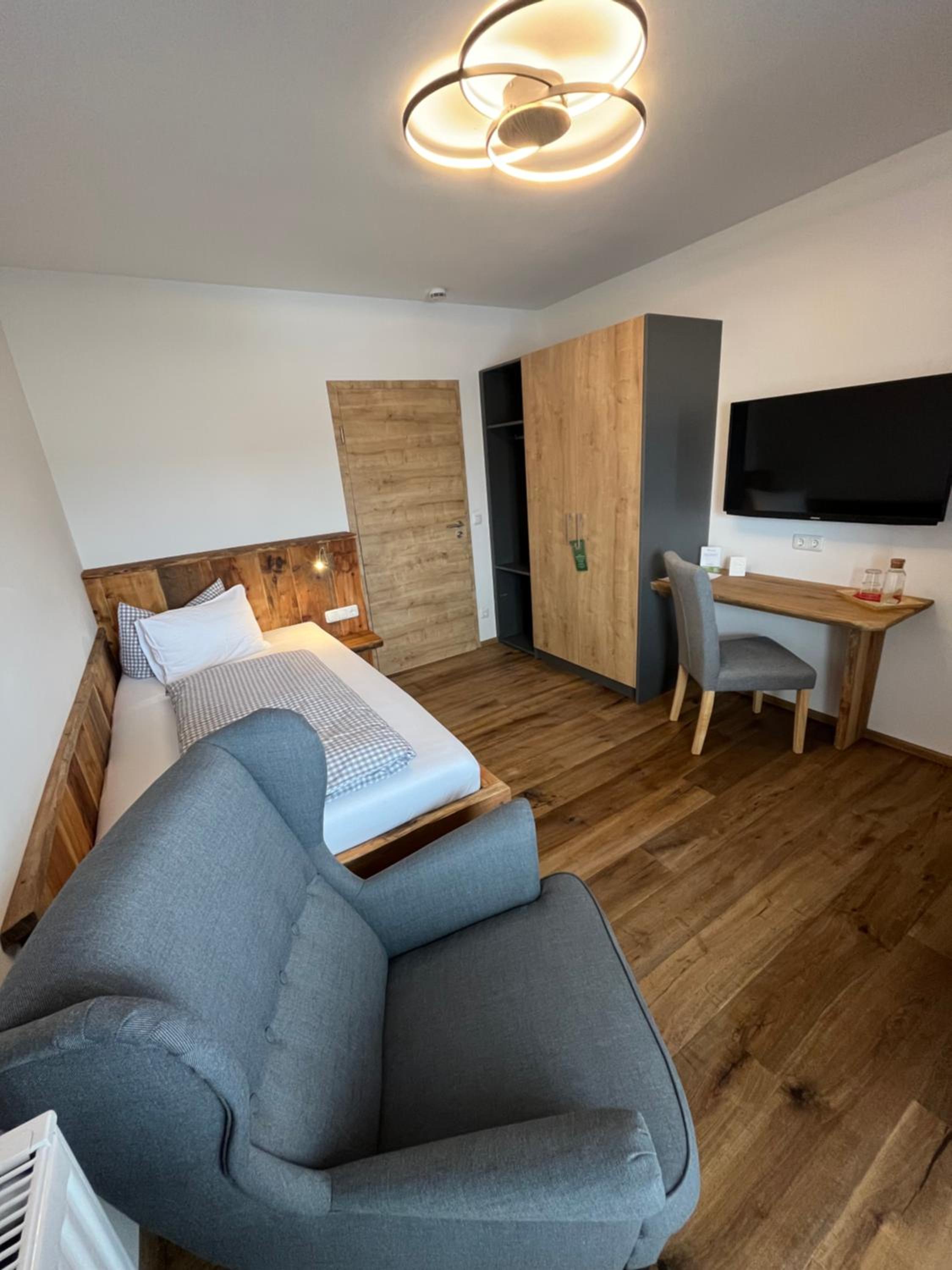 Single Room with Balcony photo 3