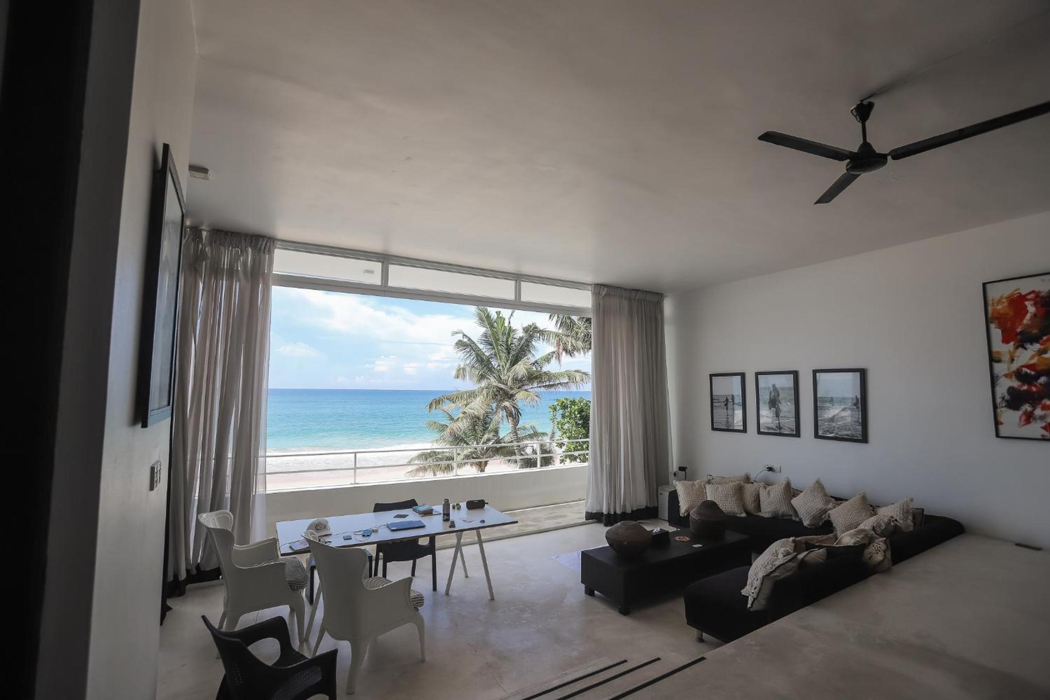 Family Room with Sea View photo 2