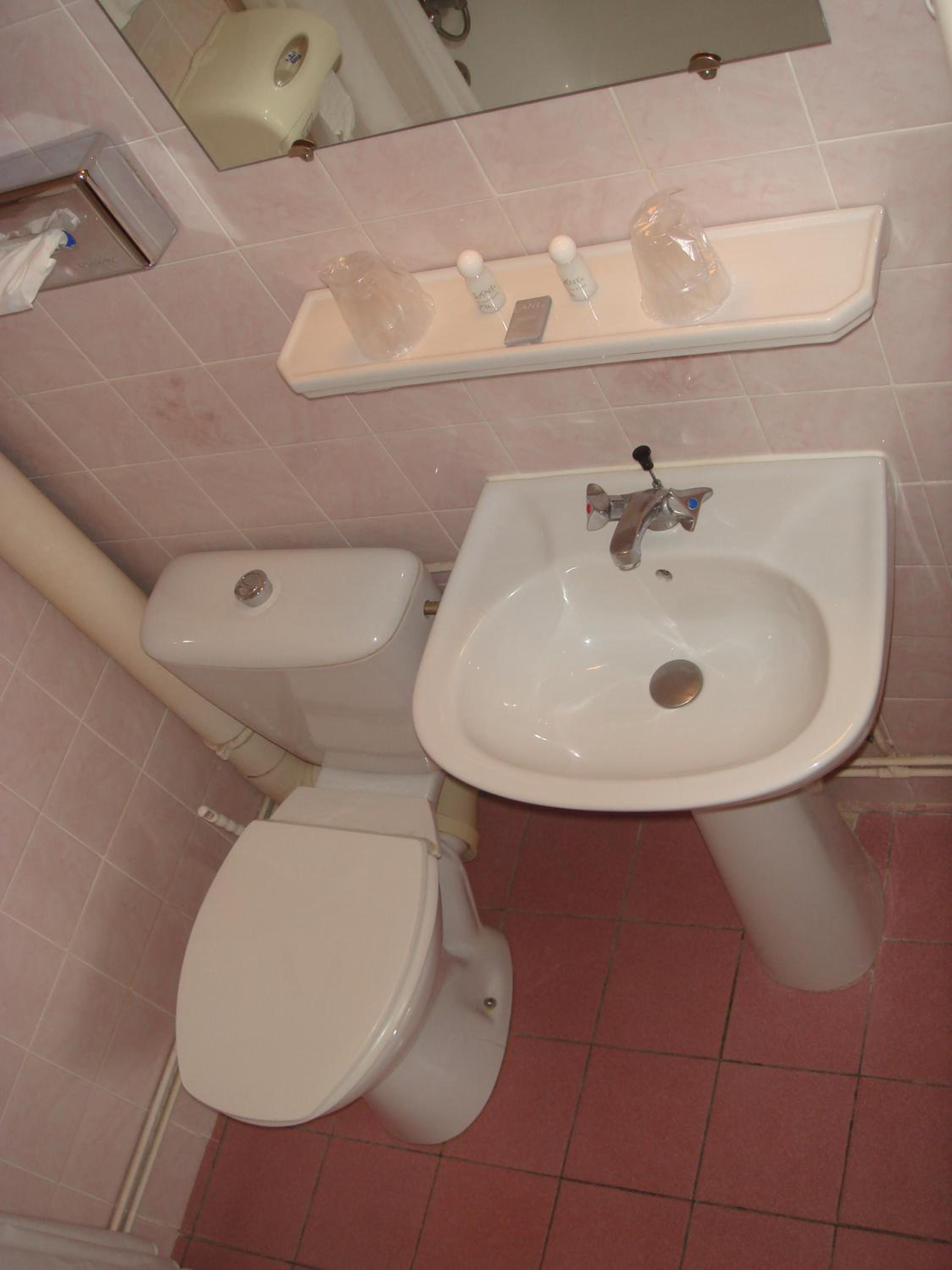 Double Room with Bath photo 3