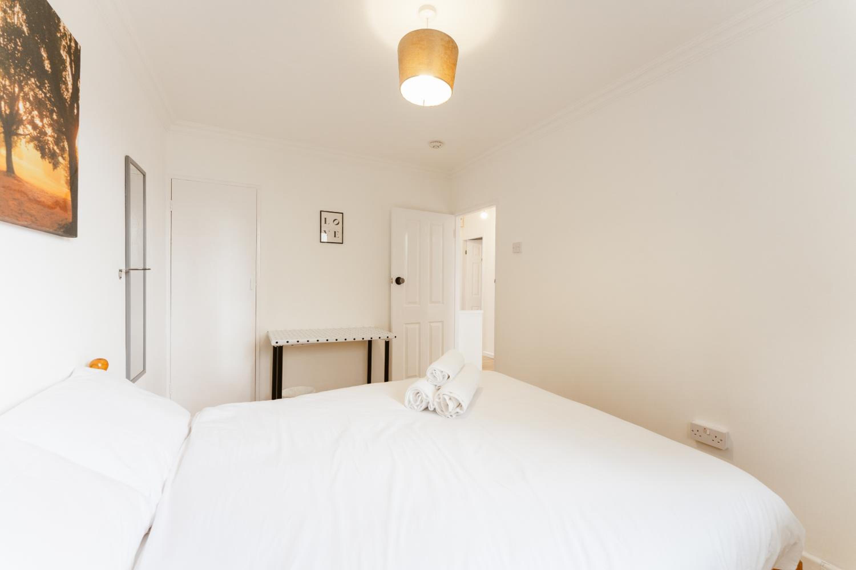 Double Room with Shared Bathroom photo 3