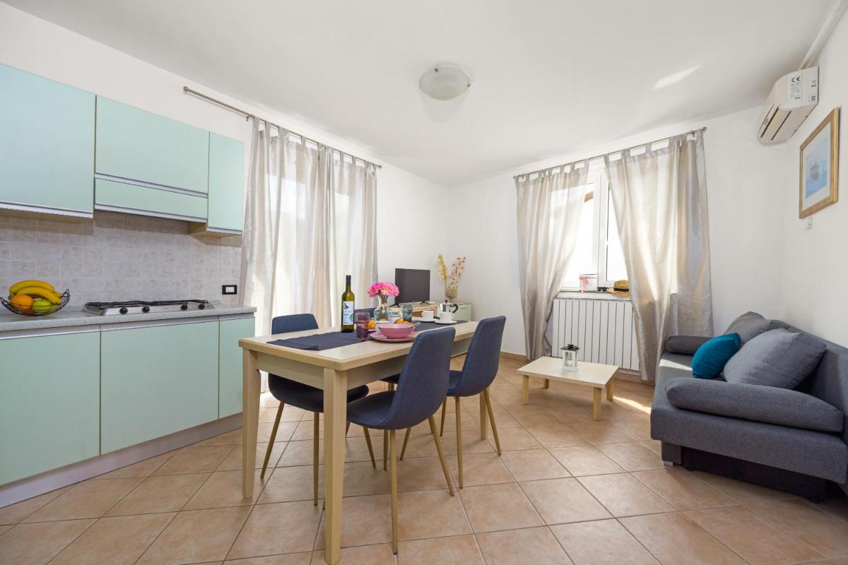 Apartment with Pool View (2 people)