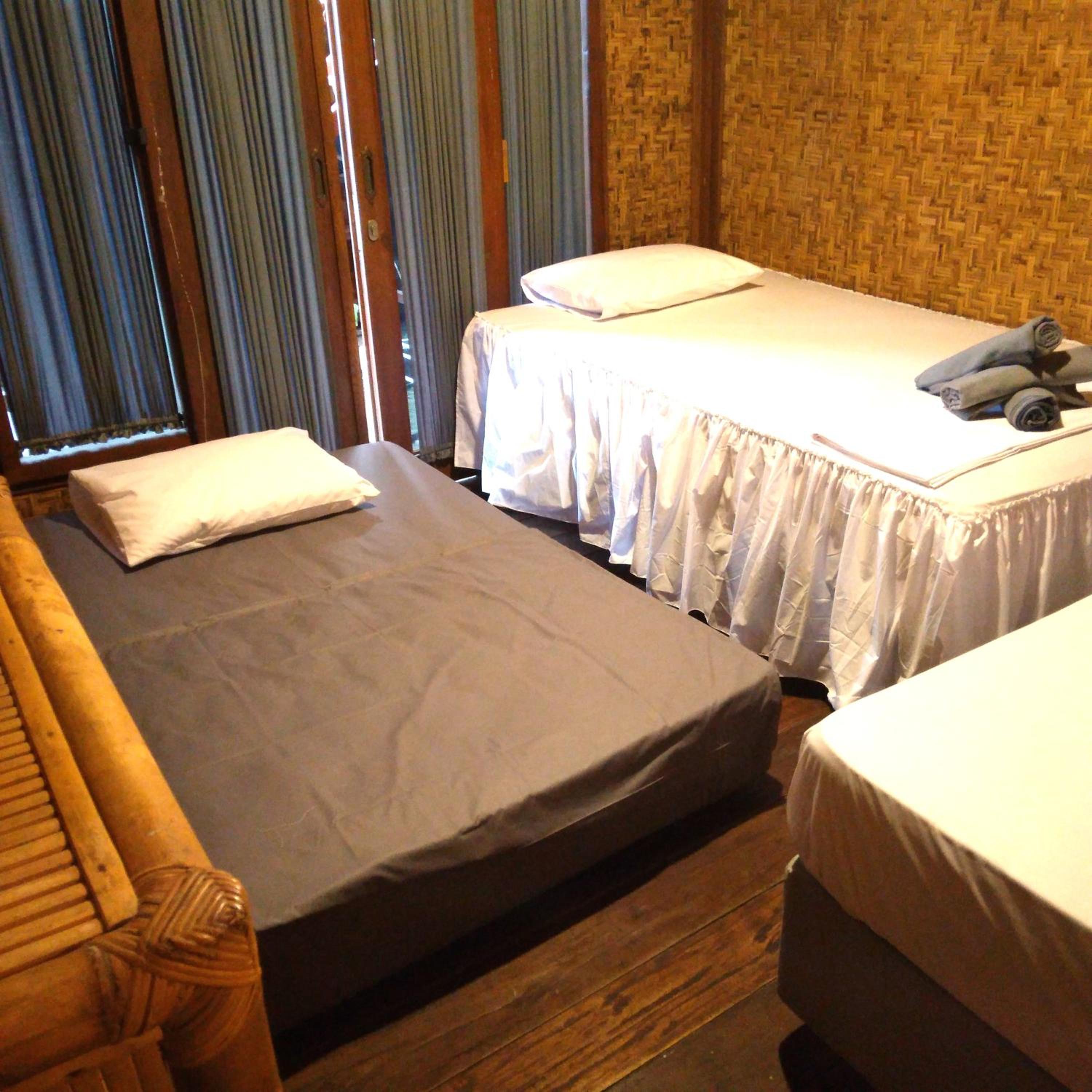 Standard Twin Room with Garden View - Photo 6