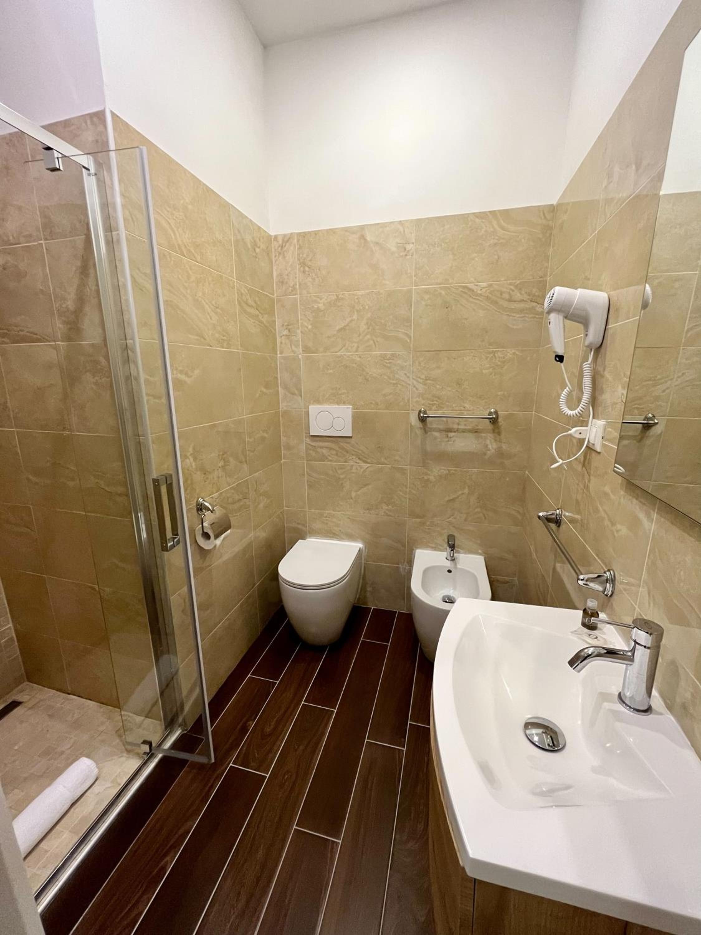 Deluxe King Room photo 2