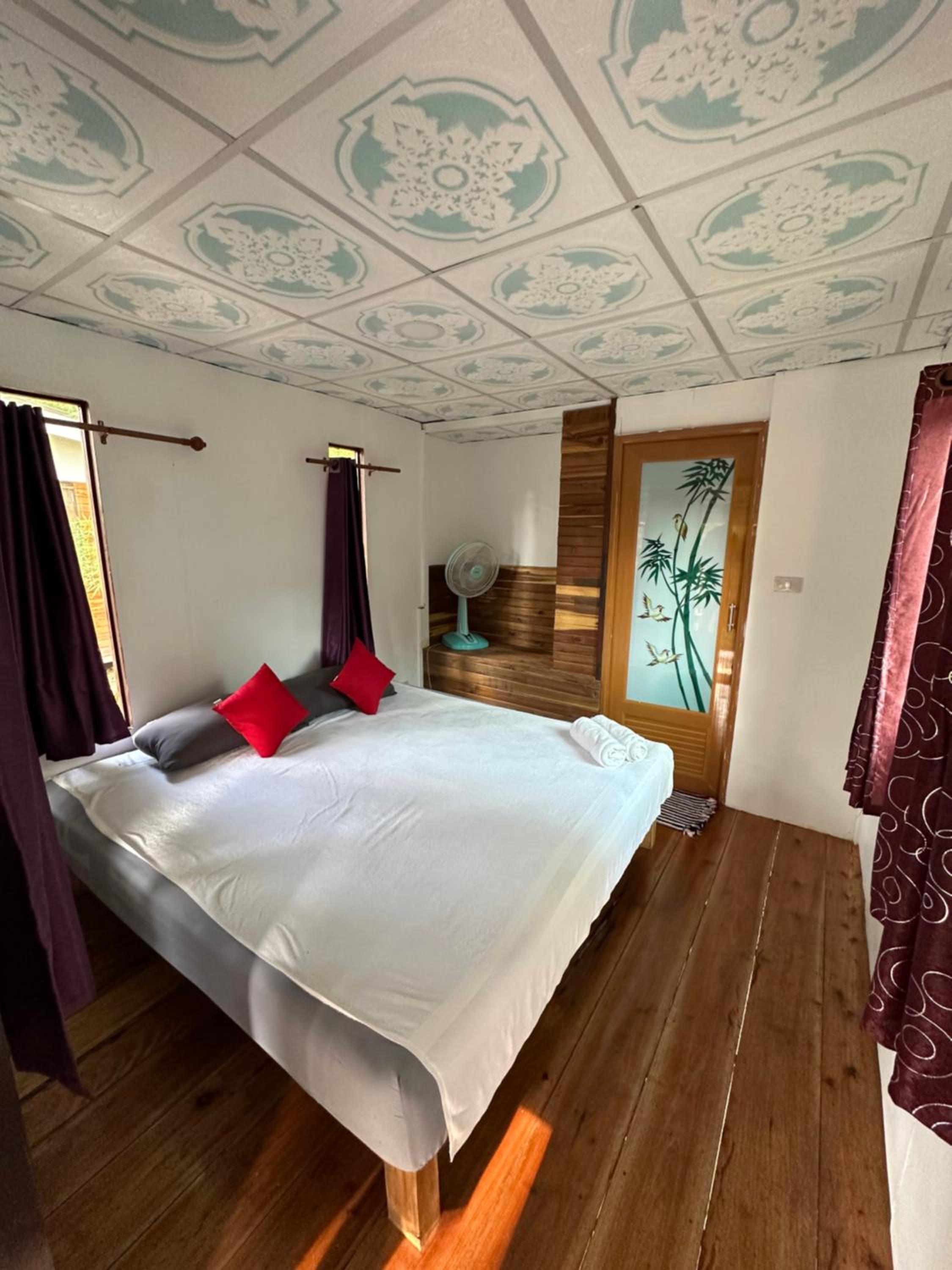 Standard Queen Room photo 3