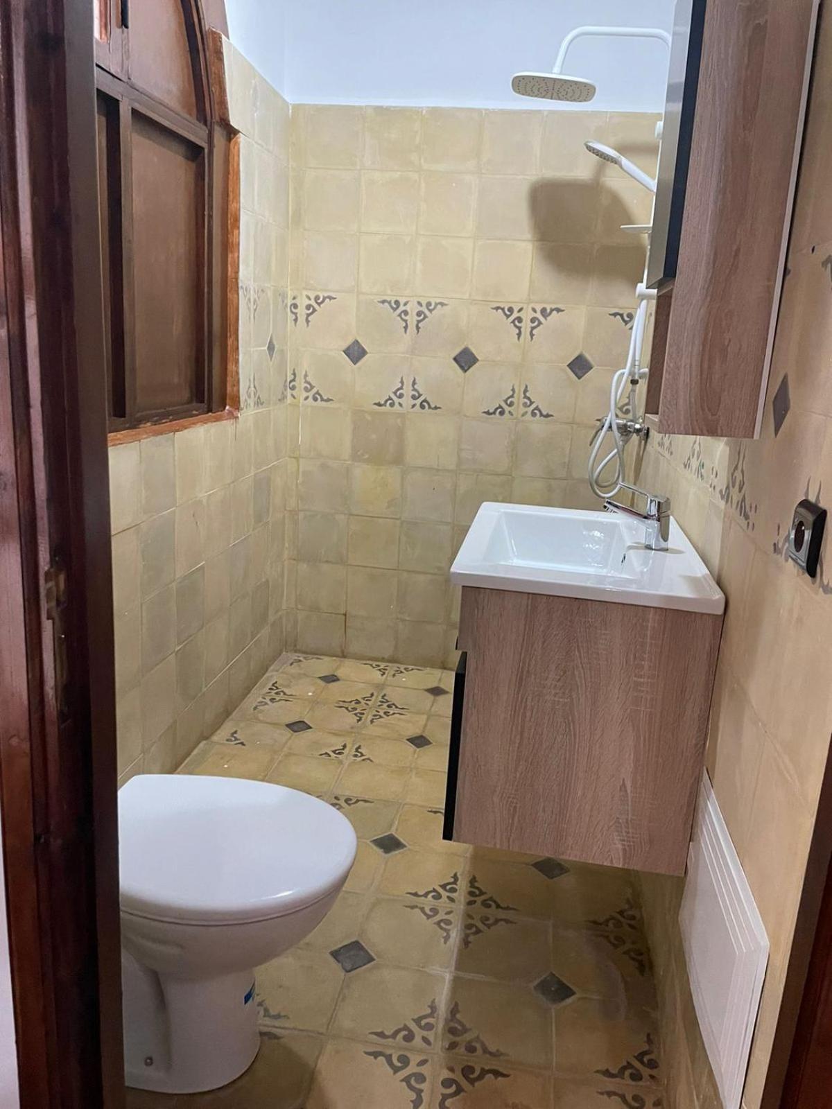 Double Room with Private Bathroom photo 2