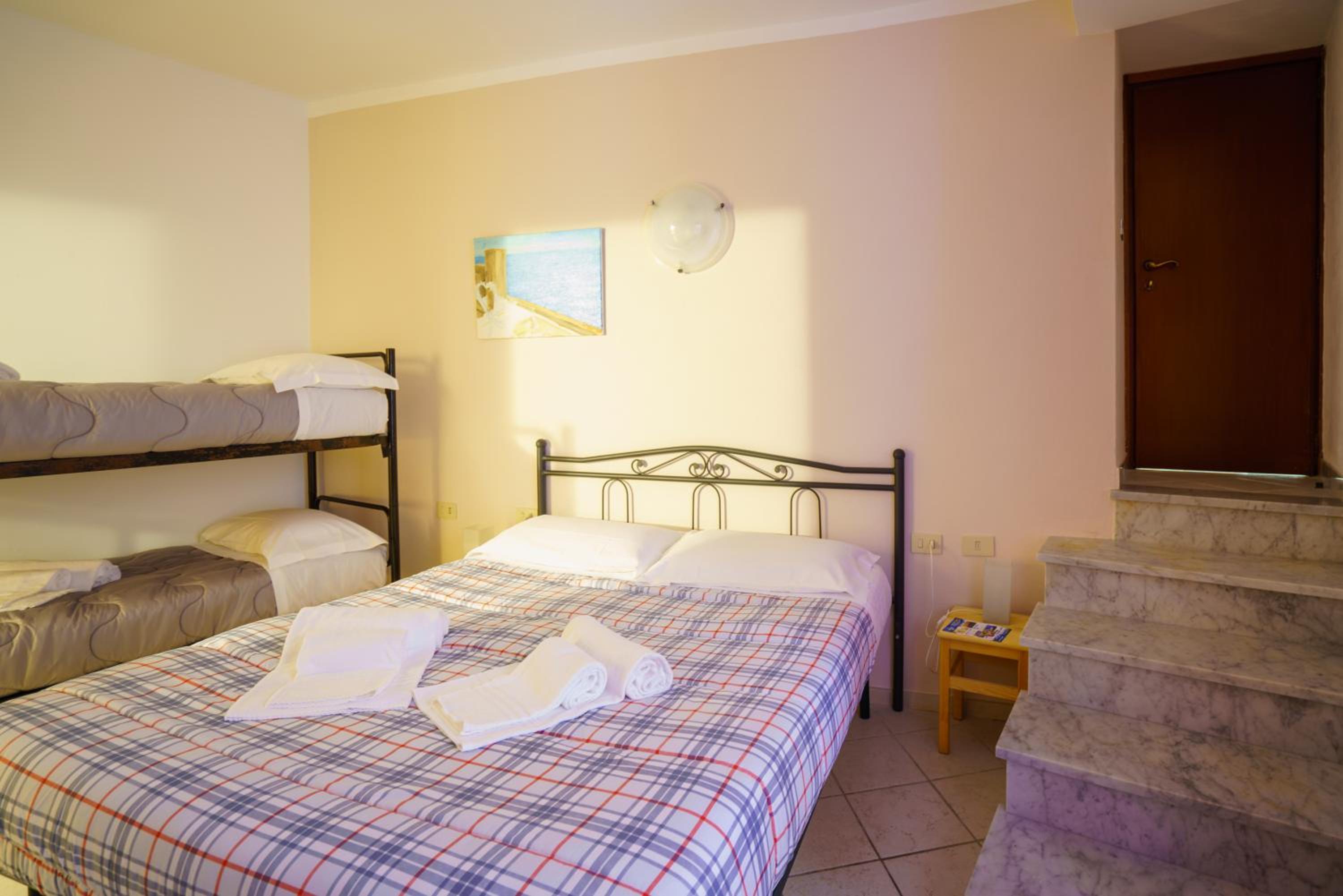Economy Quadruple Room photo 1