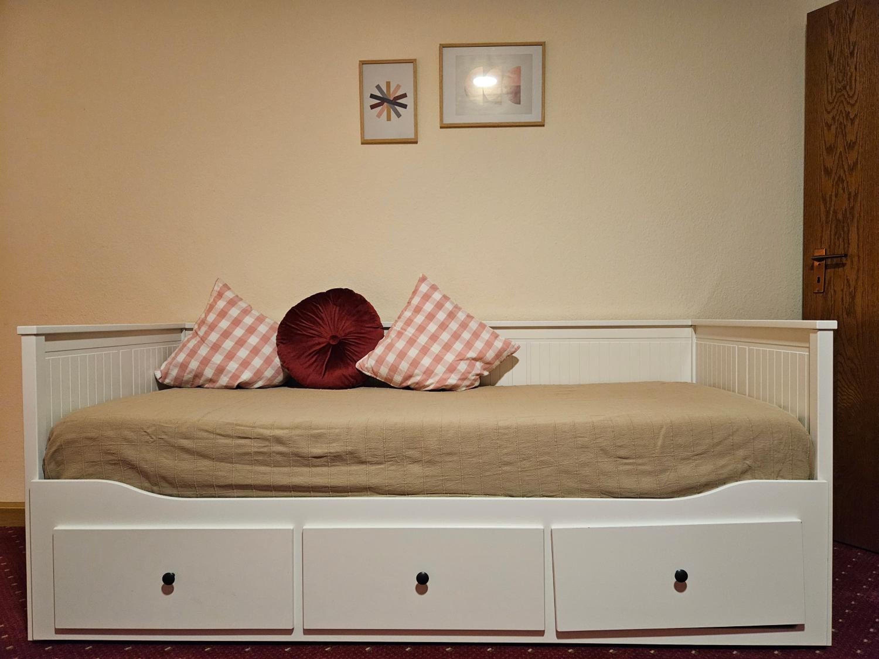 Large Double Room - Photo 14