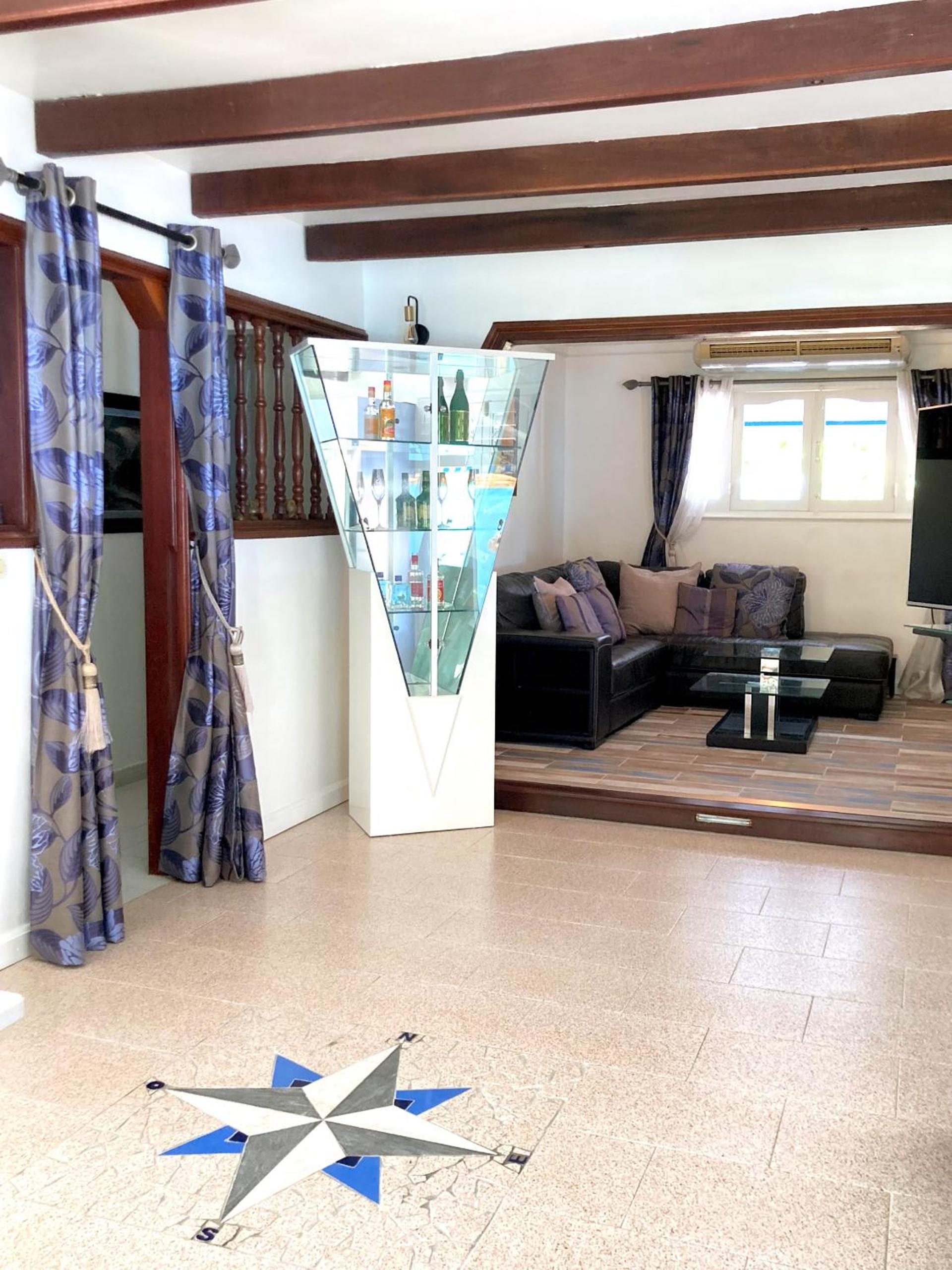 Villa photo 1