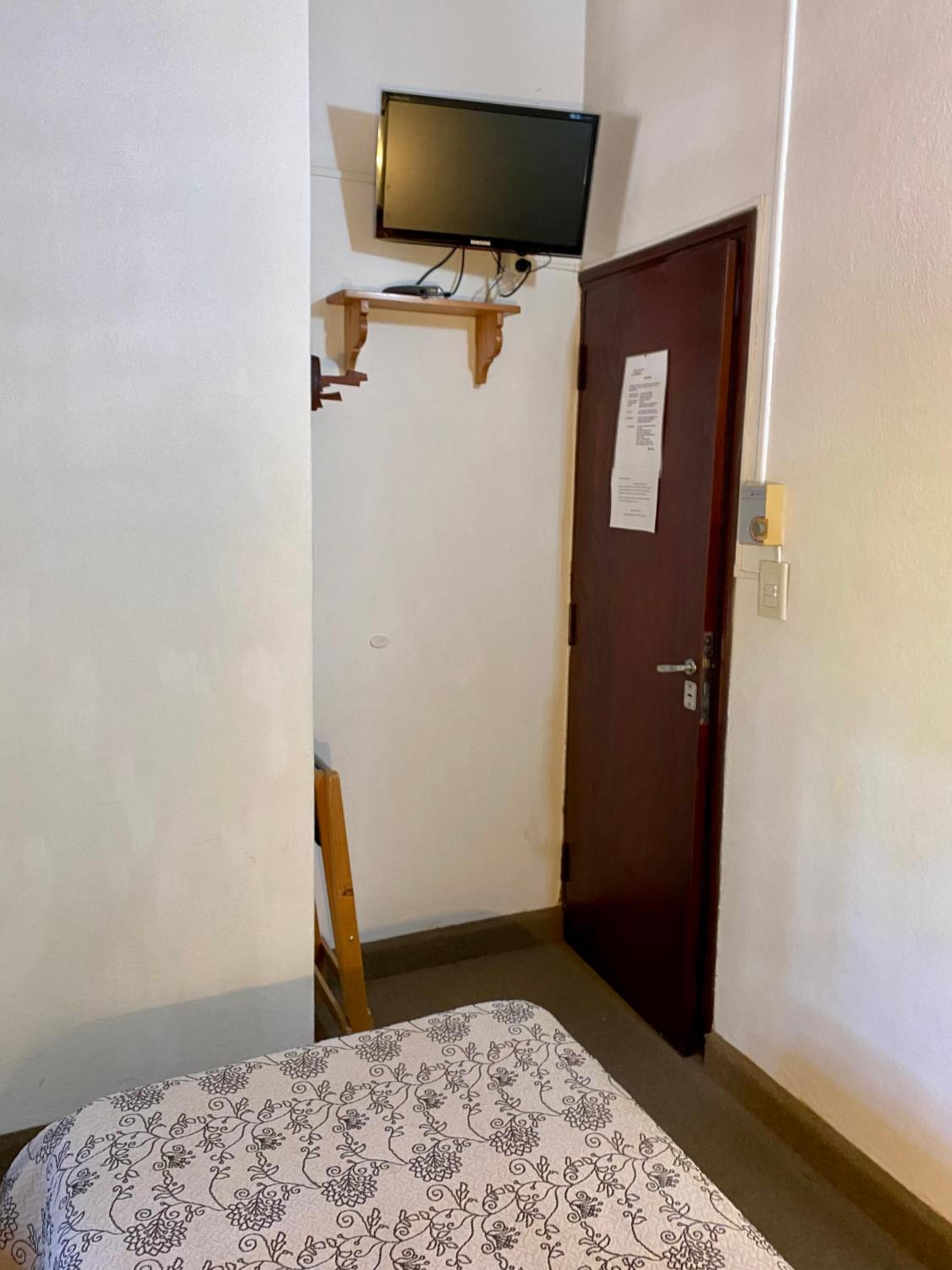 Budget Twin Room photo 3