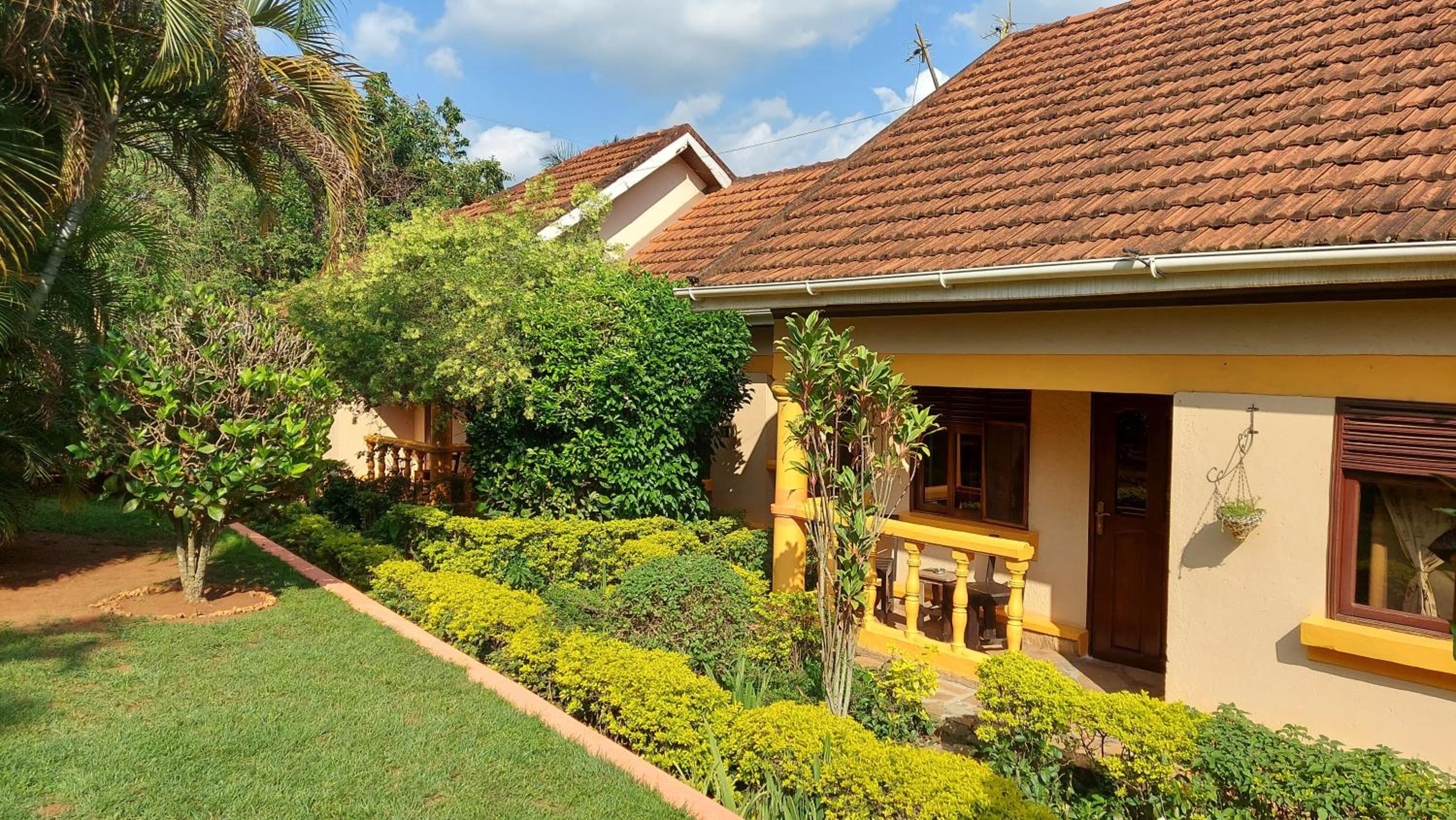 Villa with Garden View