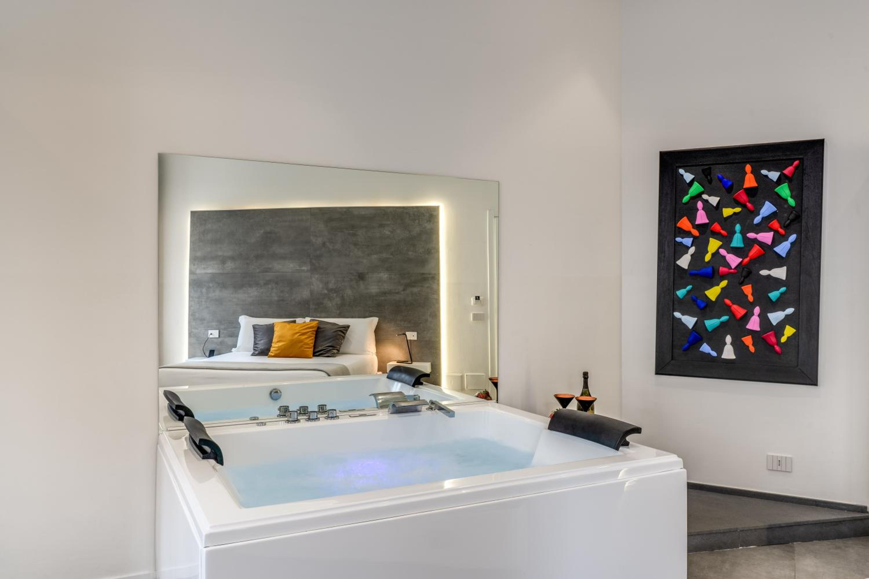 Queen Suite with Spa Bath