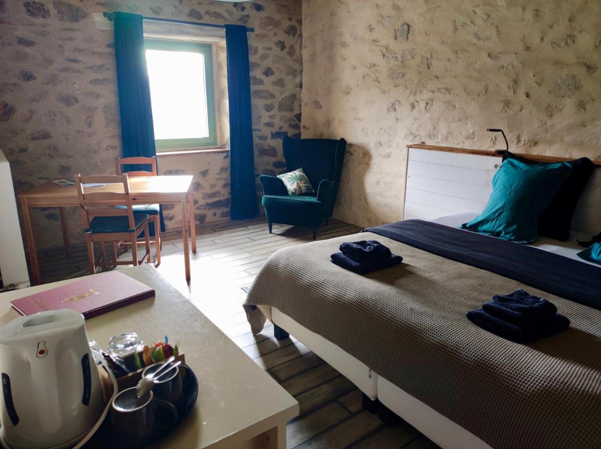 Large Double or Twin Room photo 2
