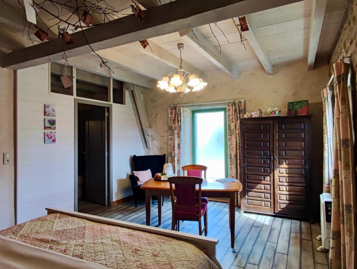 Large Double Room photo 3