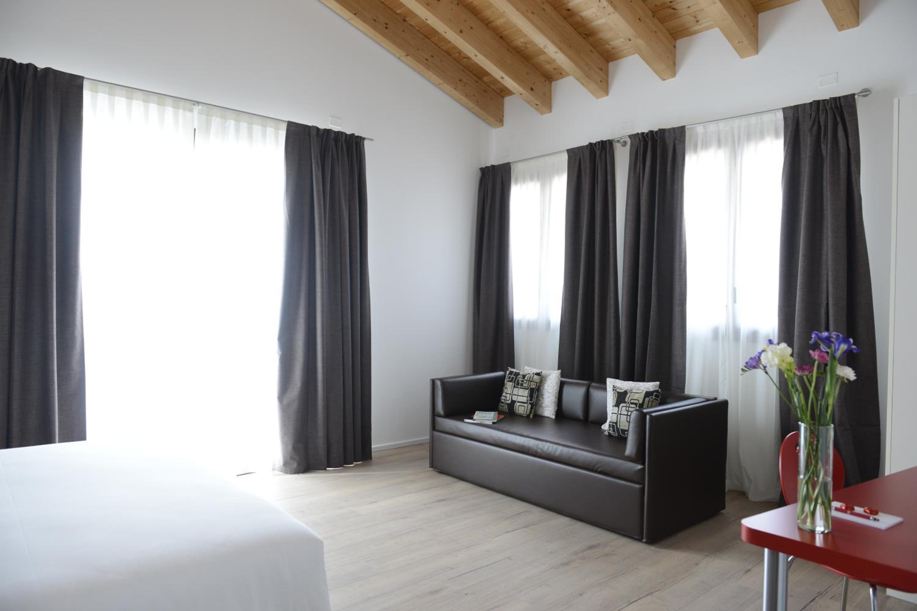 Deluxe Double or Twin Room photo 2
