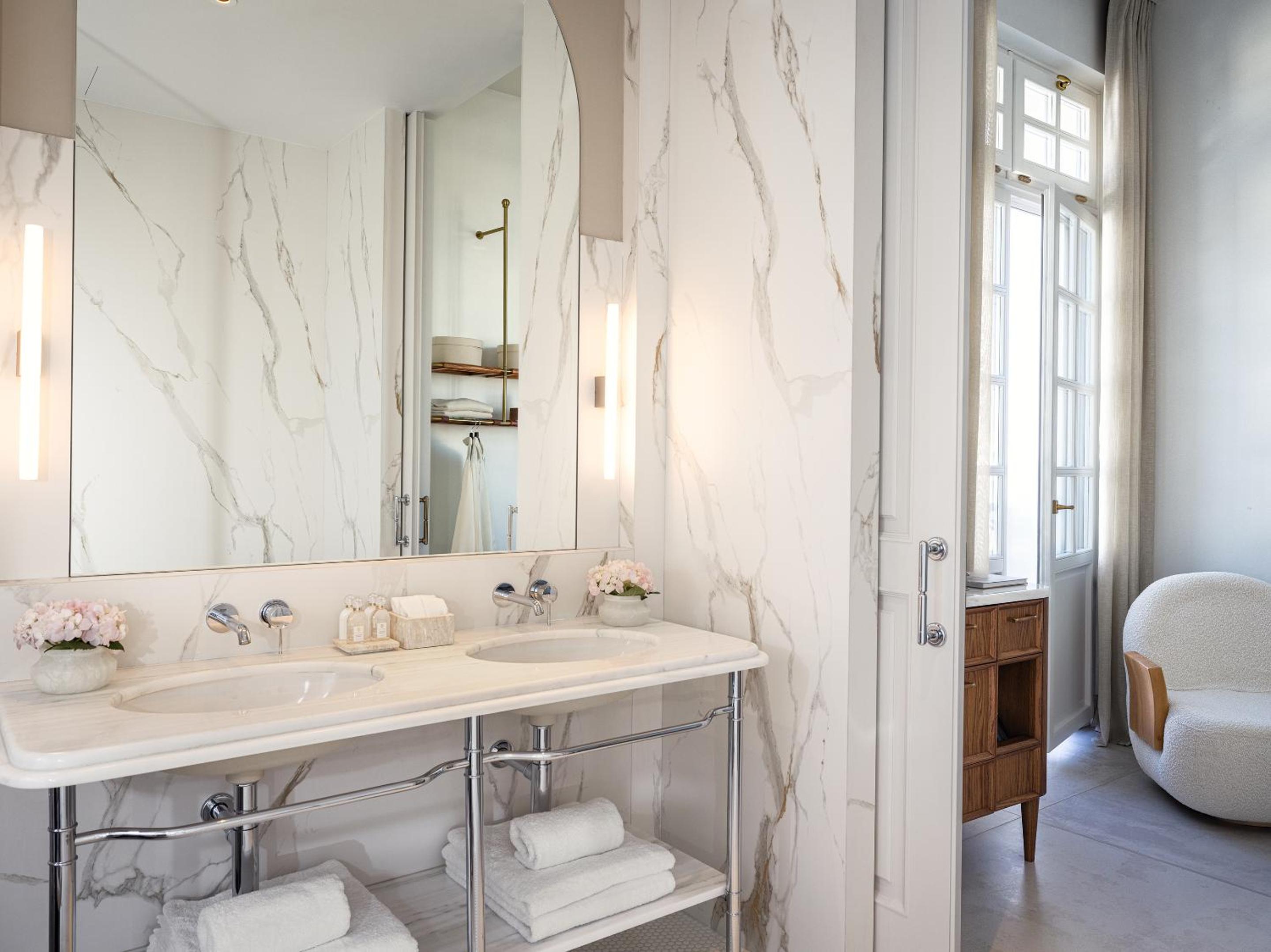 Luxury Junior Suite