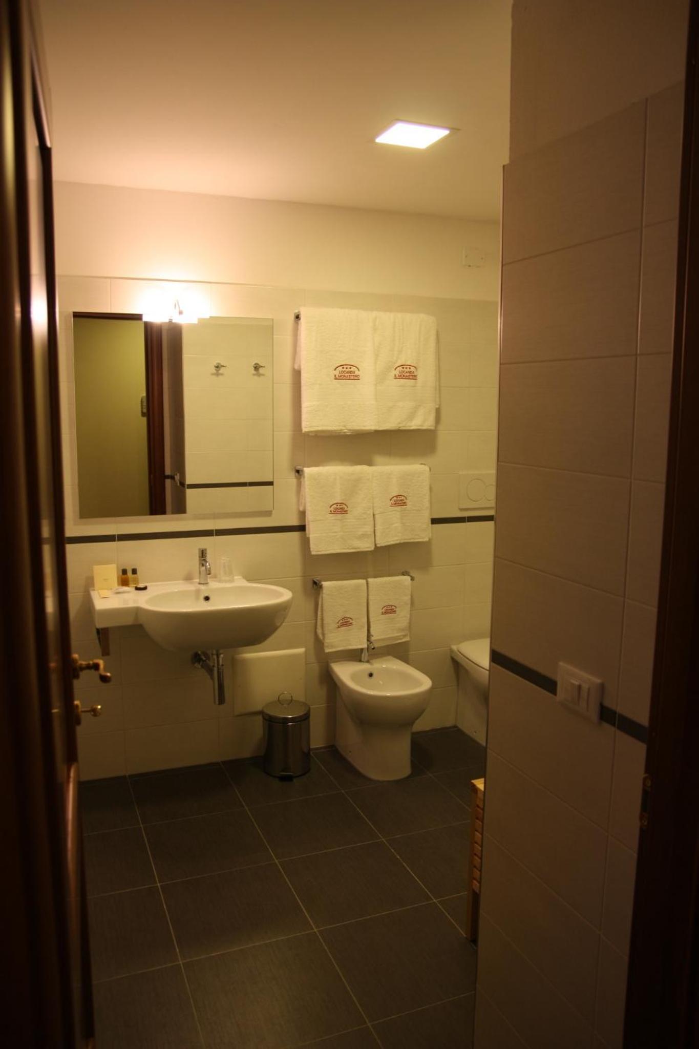 Family Double Room - Photo 5