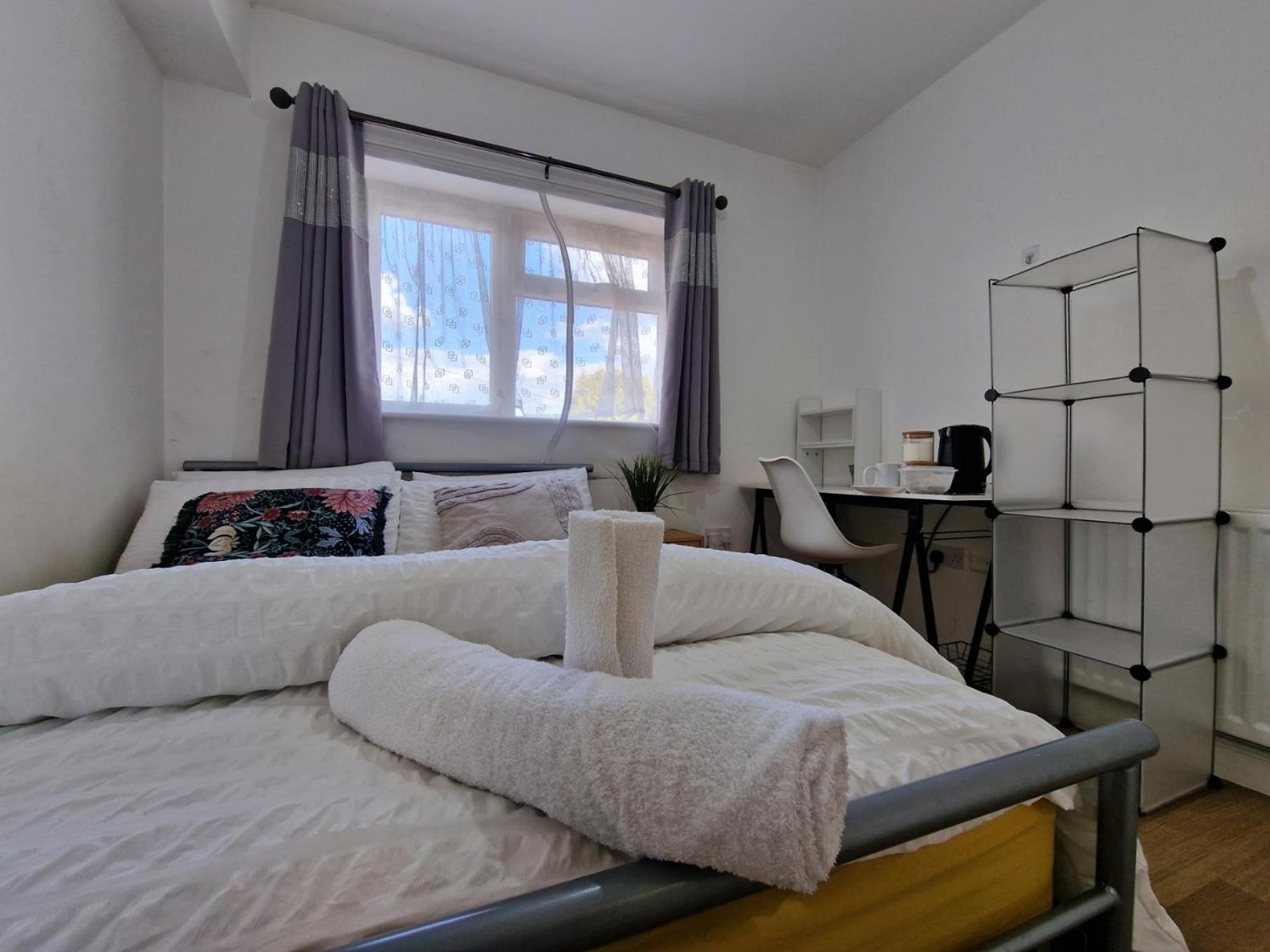 Double Room with Private Bathroom photo 3