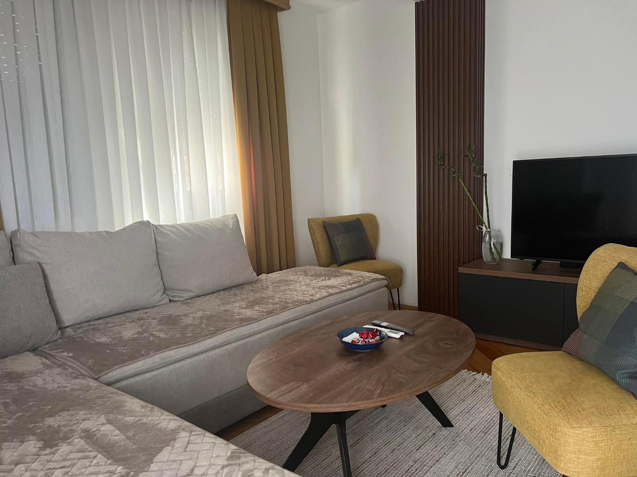 One-Bedroom Apartment photo 1