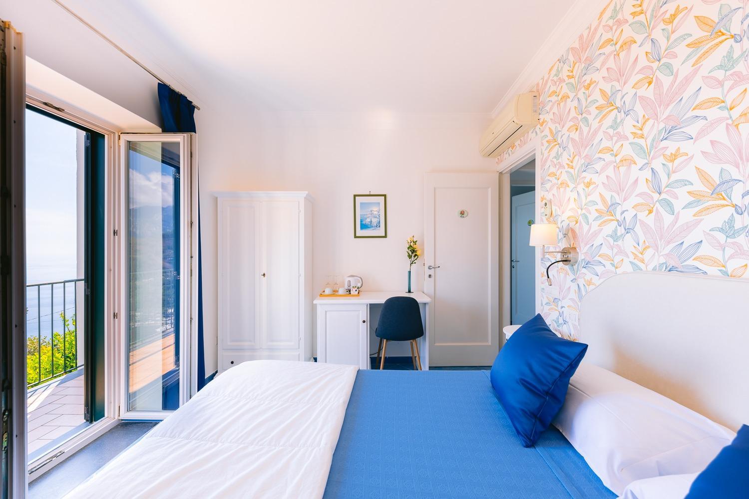 Double Room with Balcony and Sea View photo 2