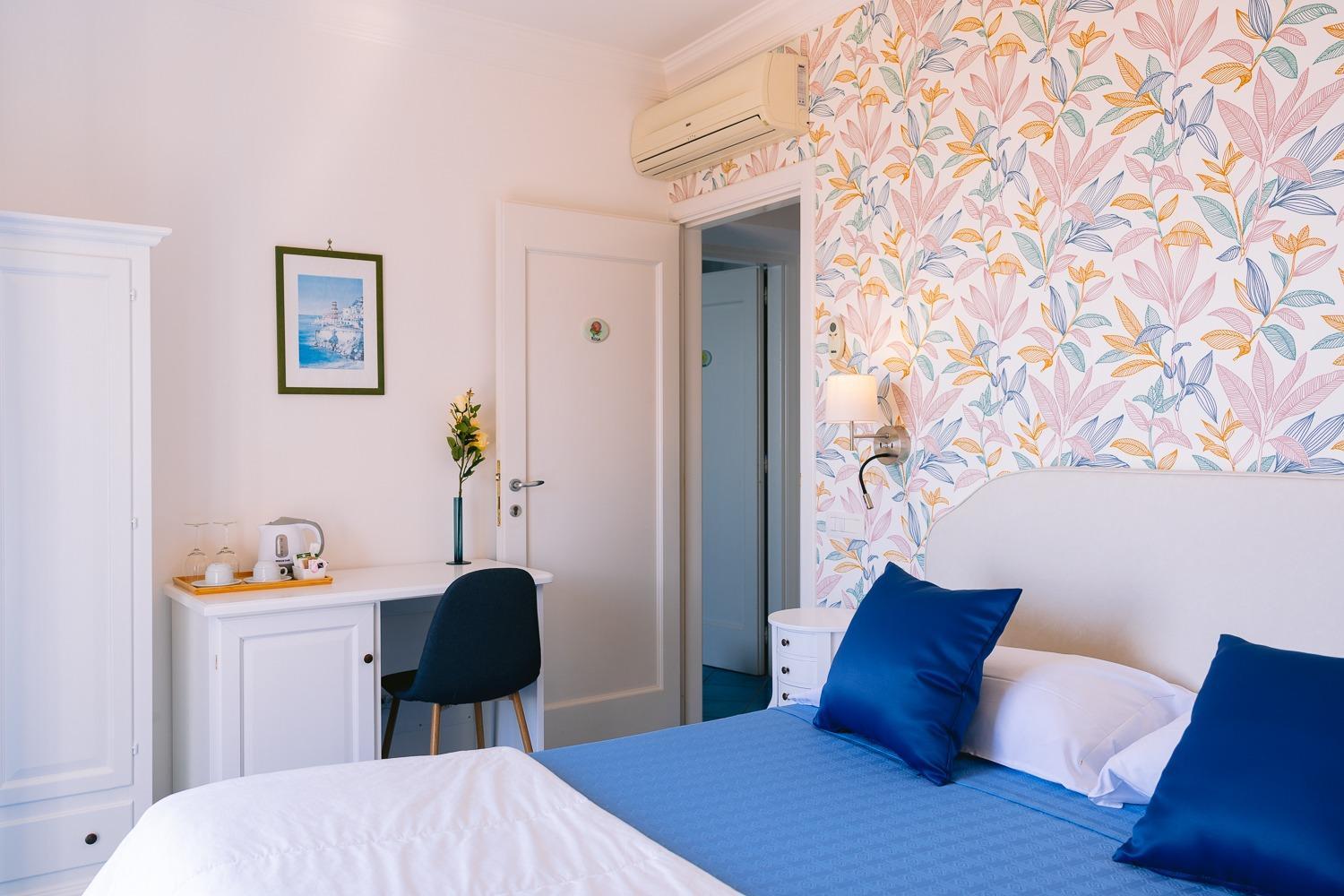 Double Room with Balcony and Sea View photo 3