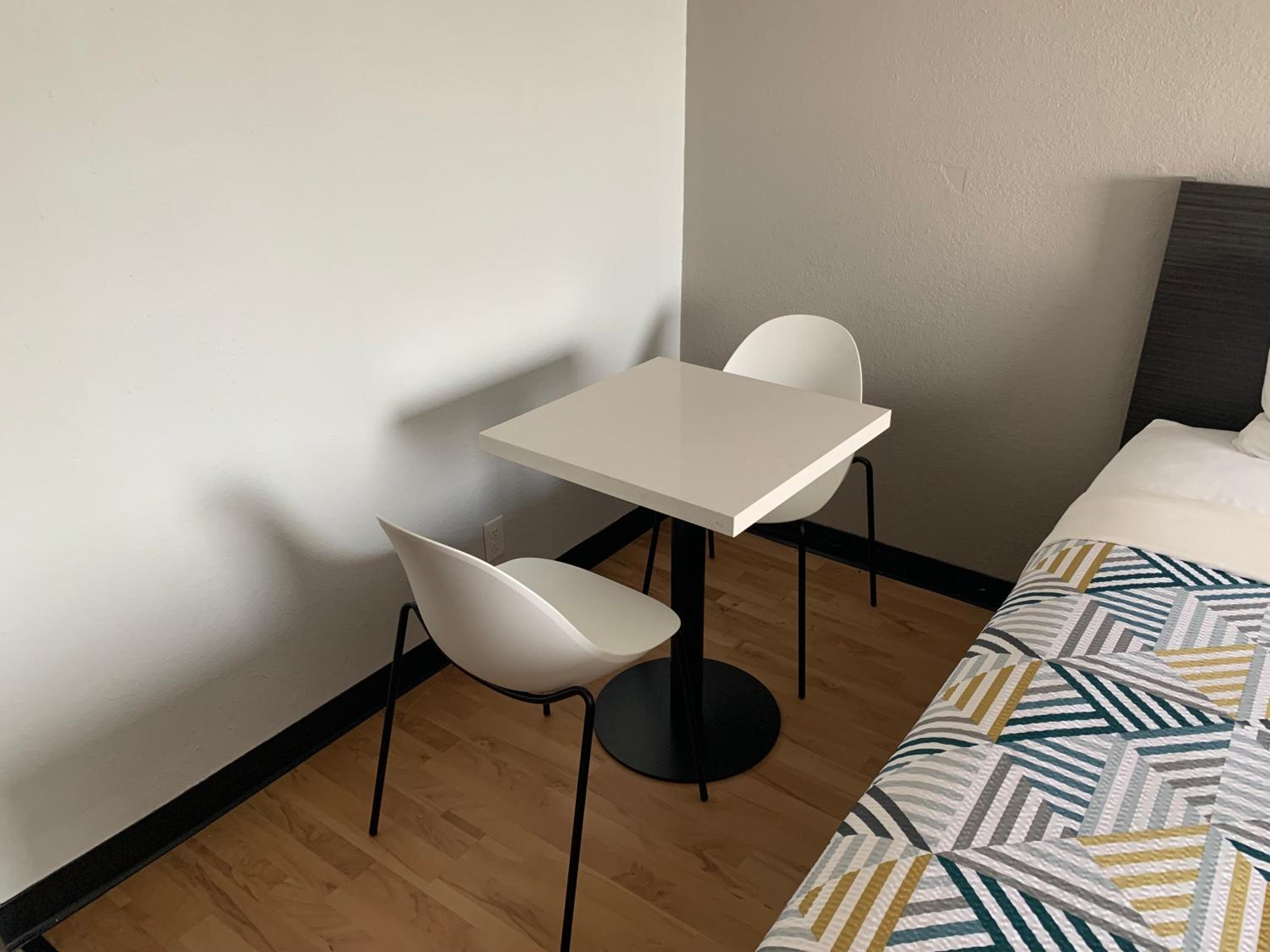 Quadruple Room - Non-Smoking - Photo 5