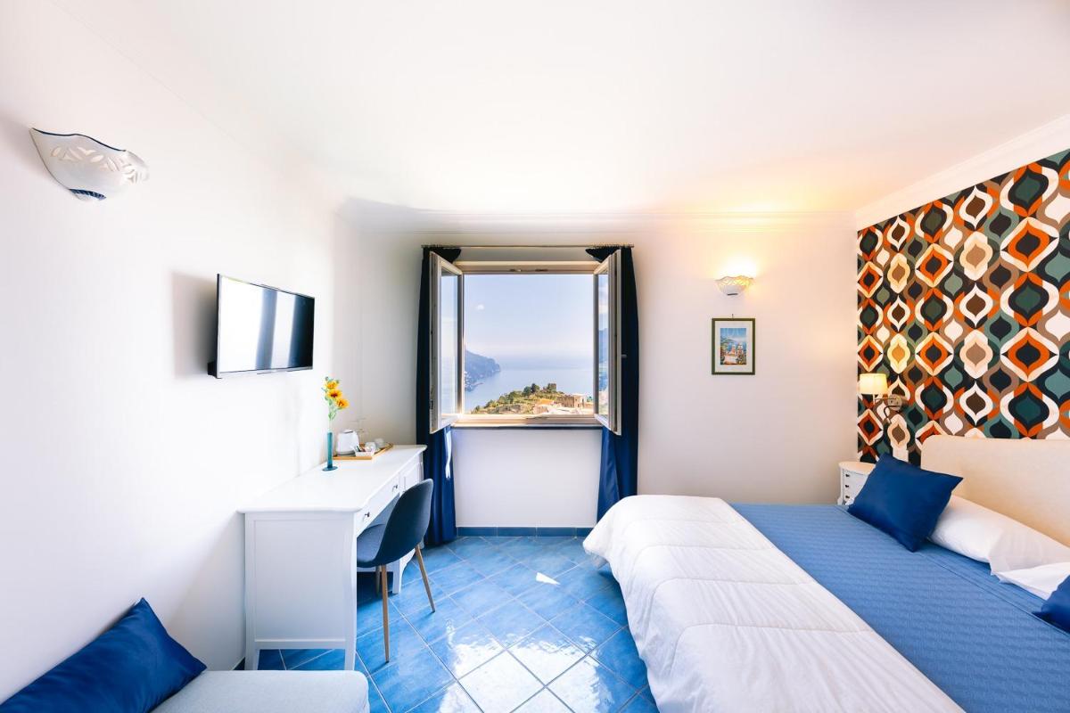 Family Room with Sea View