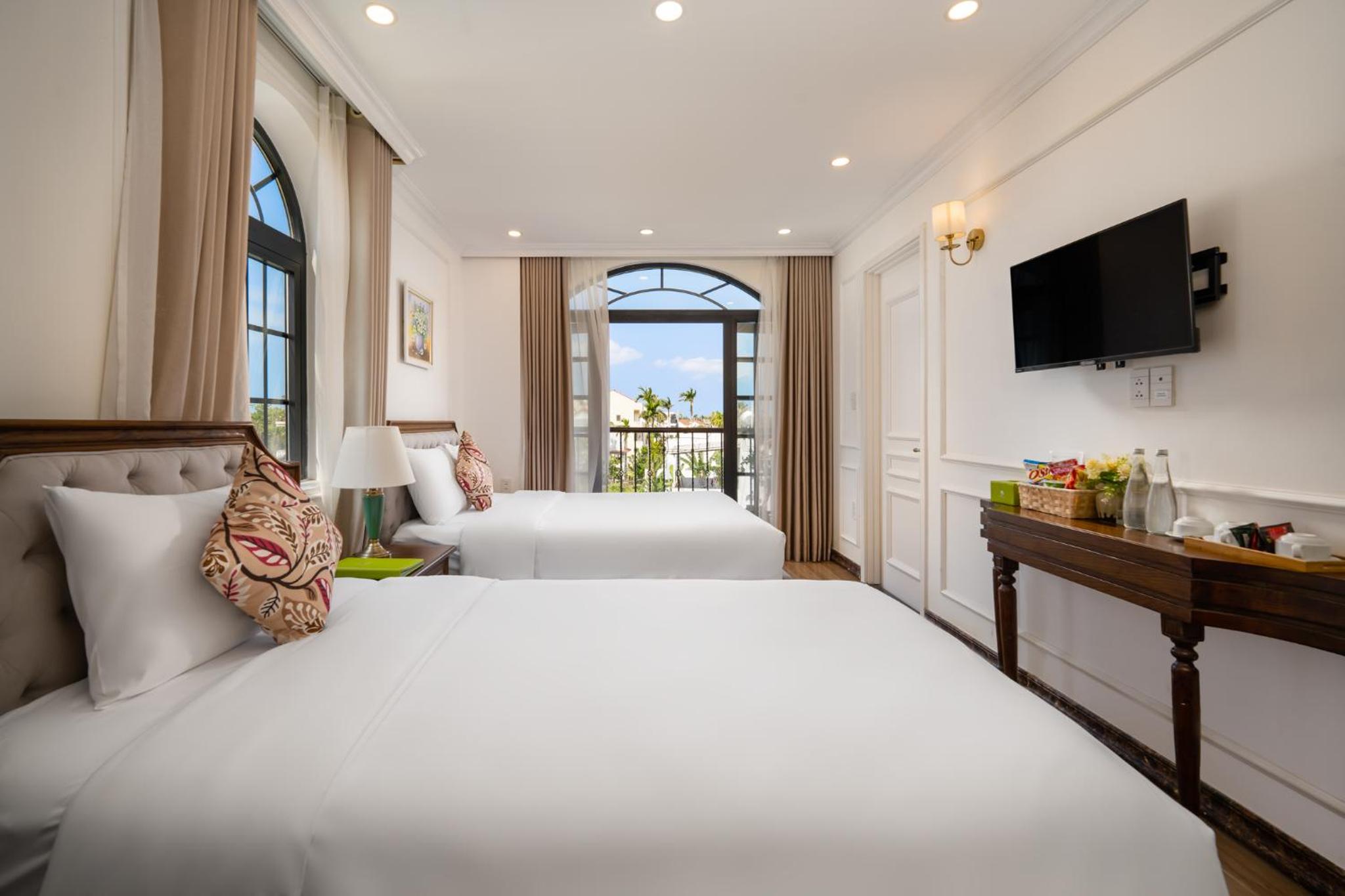 Twin Room with Pool View