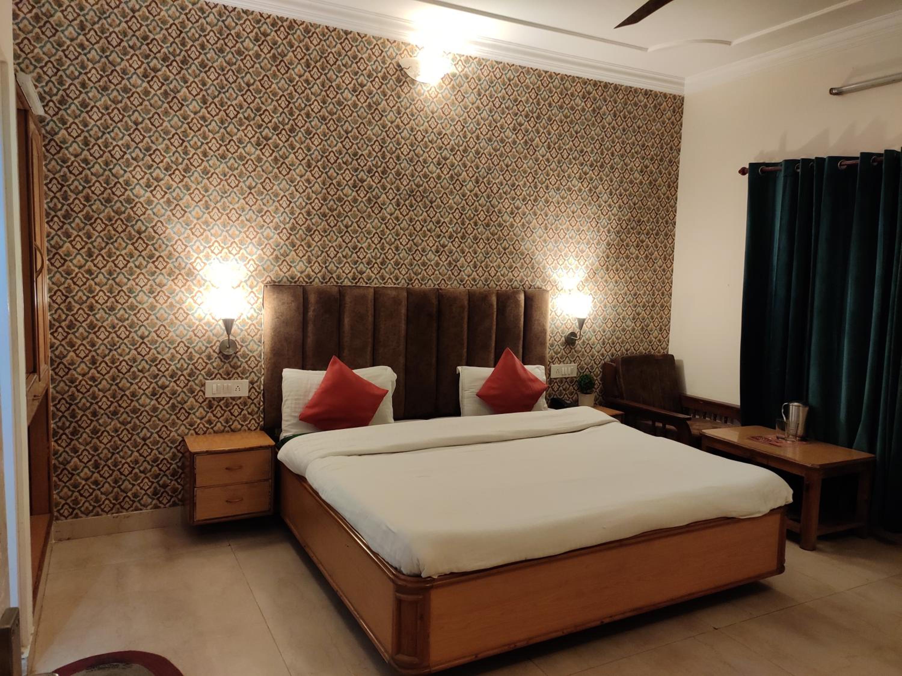 Superior King Room