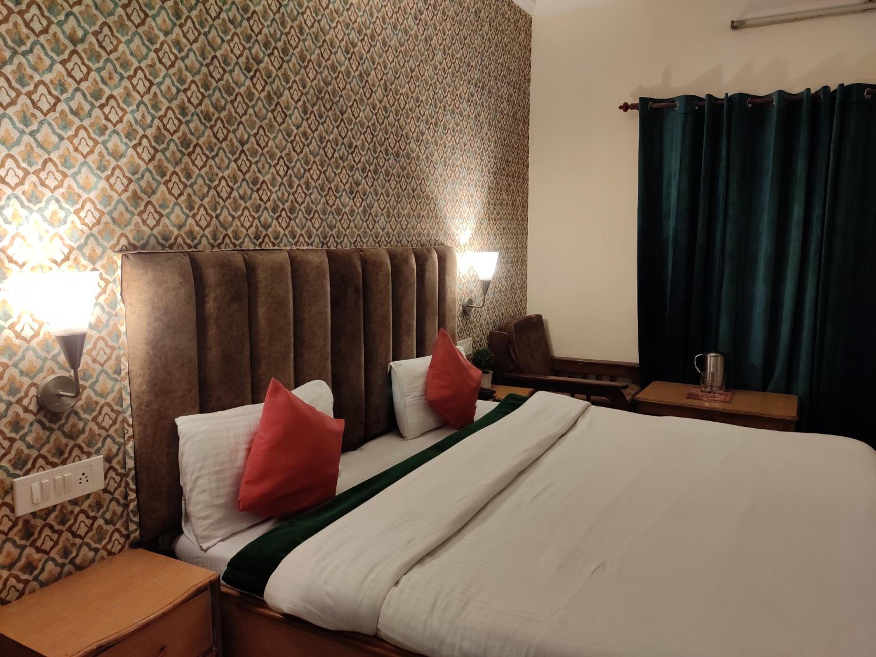 Deluxe Room - Photo 3