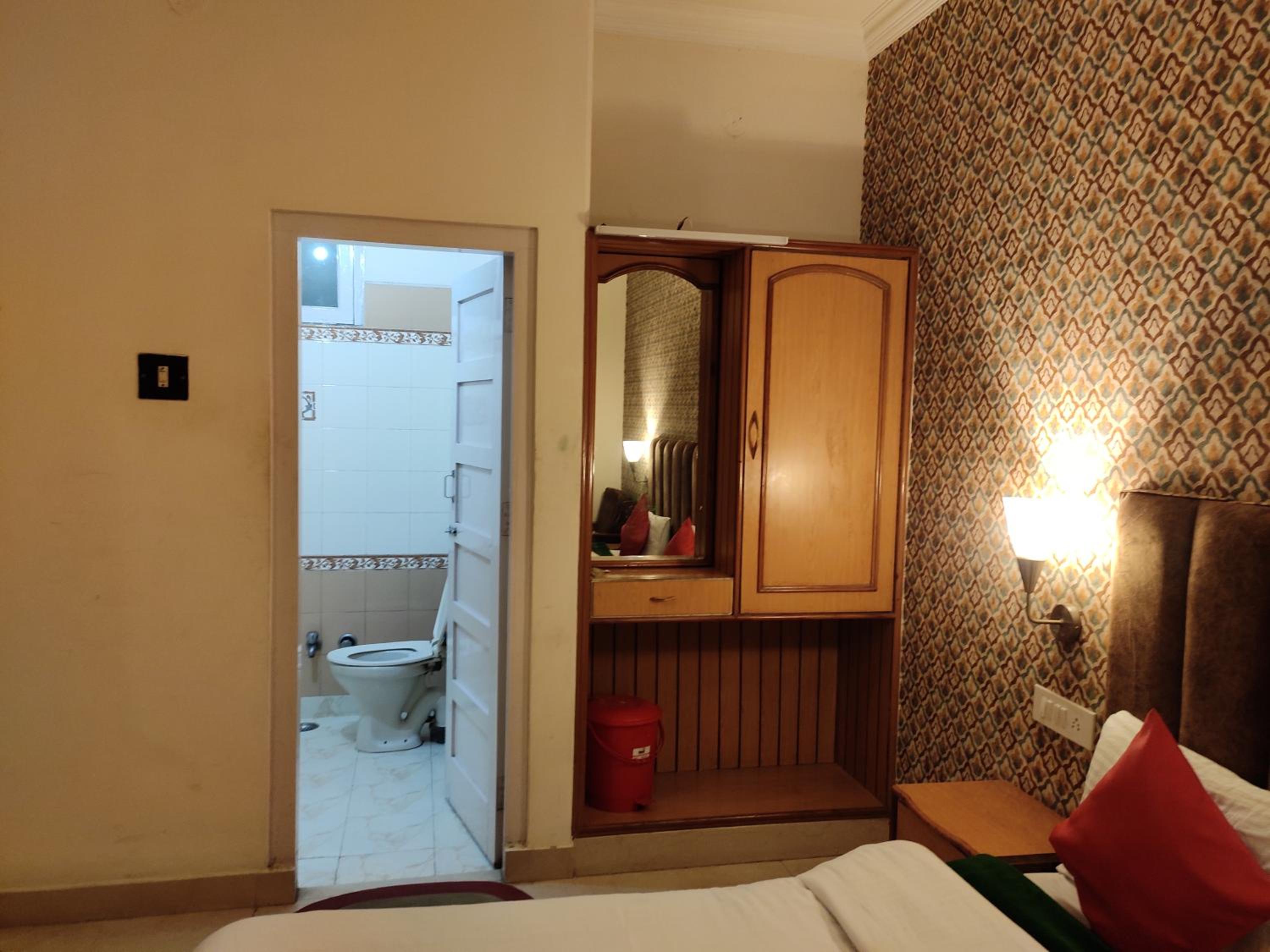 Deluxe Room - Photo 6